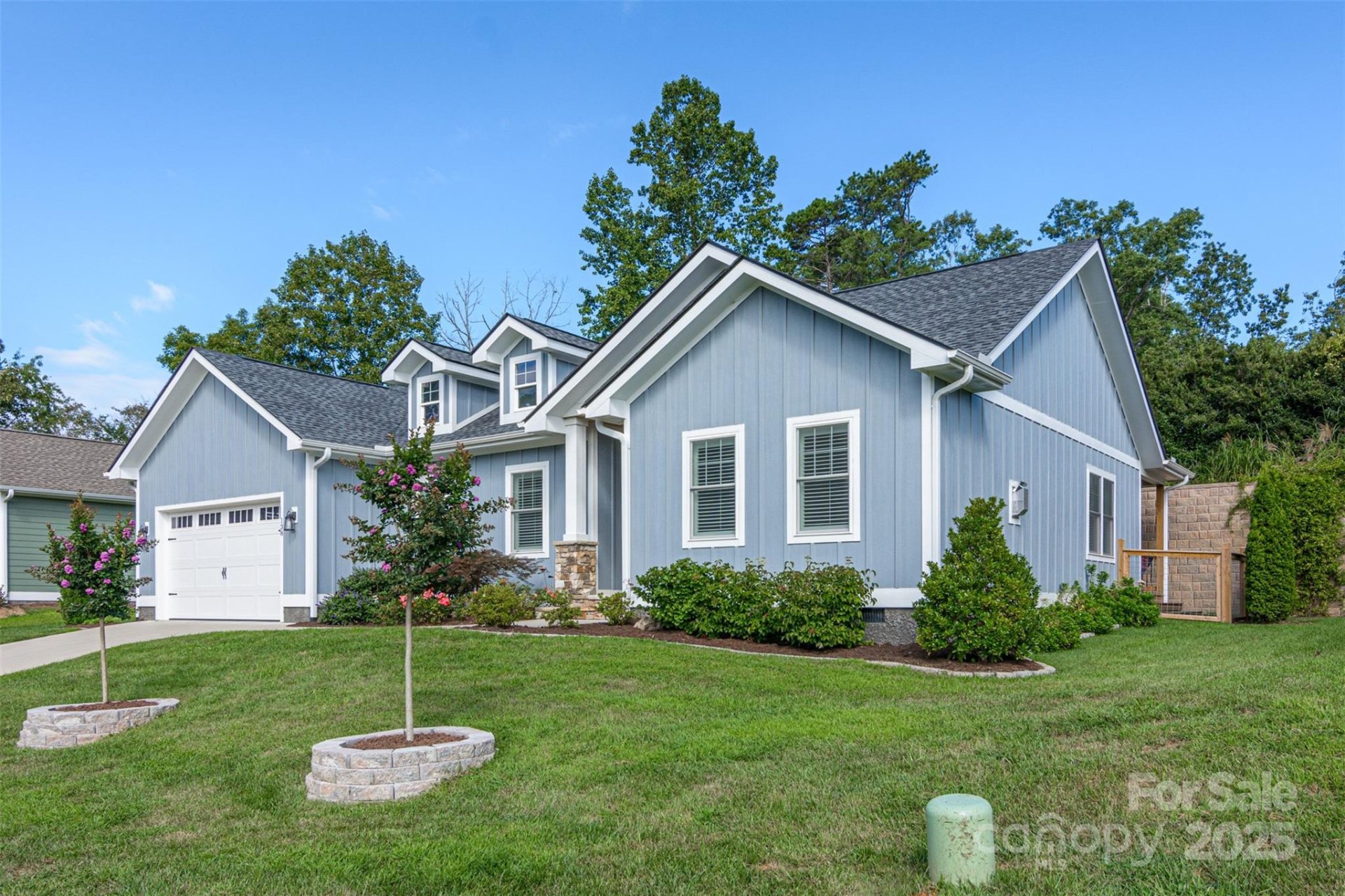 Property image 2 at 138 Olde Oak Way, Hendersonville, NC 28792