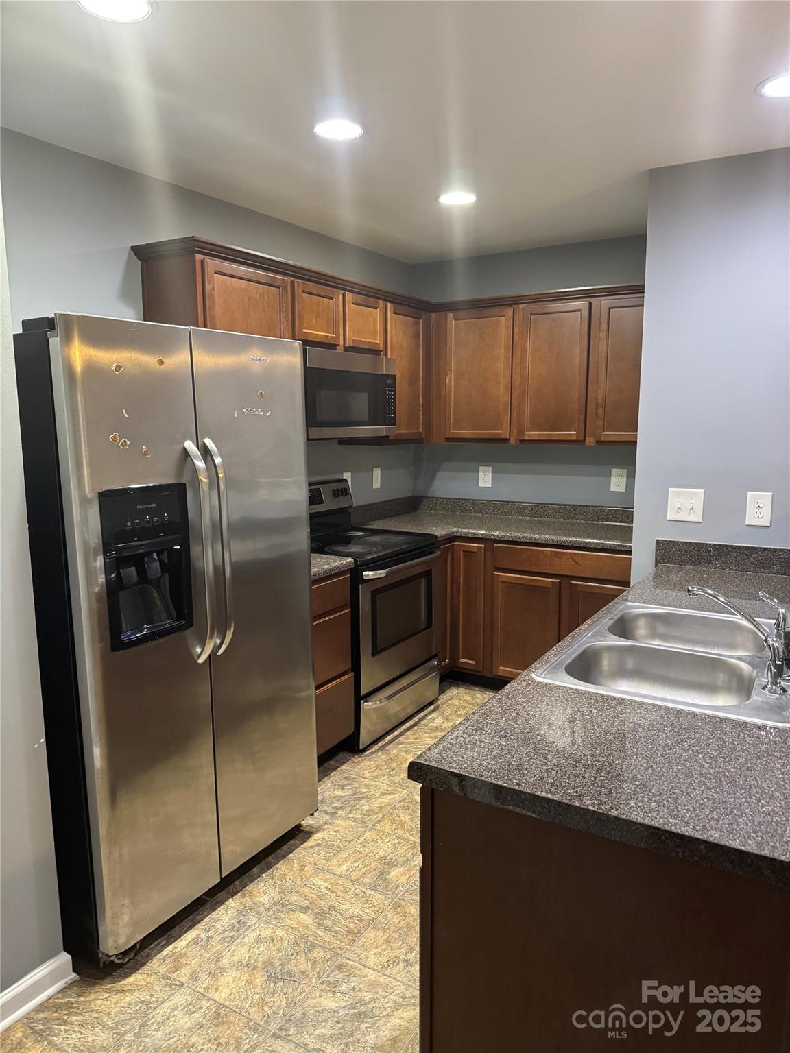 Property image 2 at 5919 Fazenda Drive, Charlotte, NC 28214