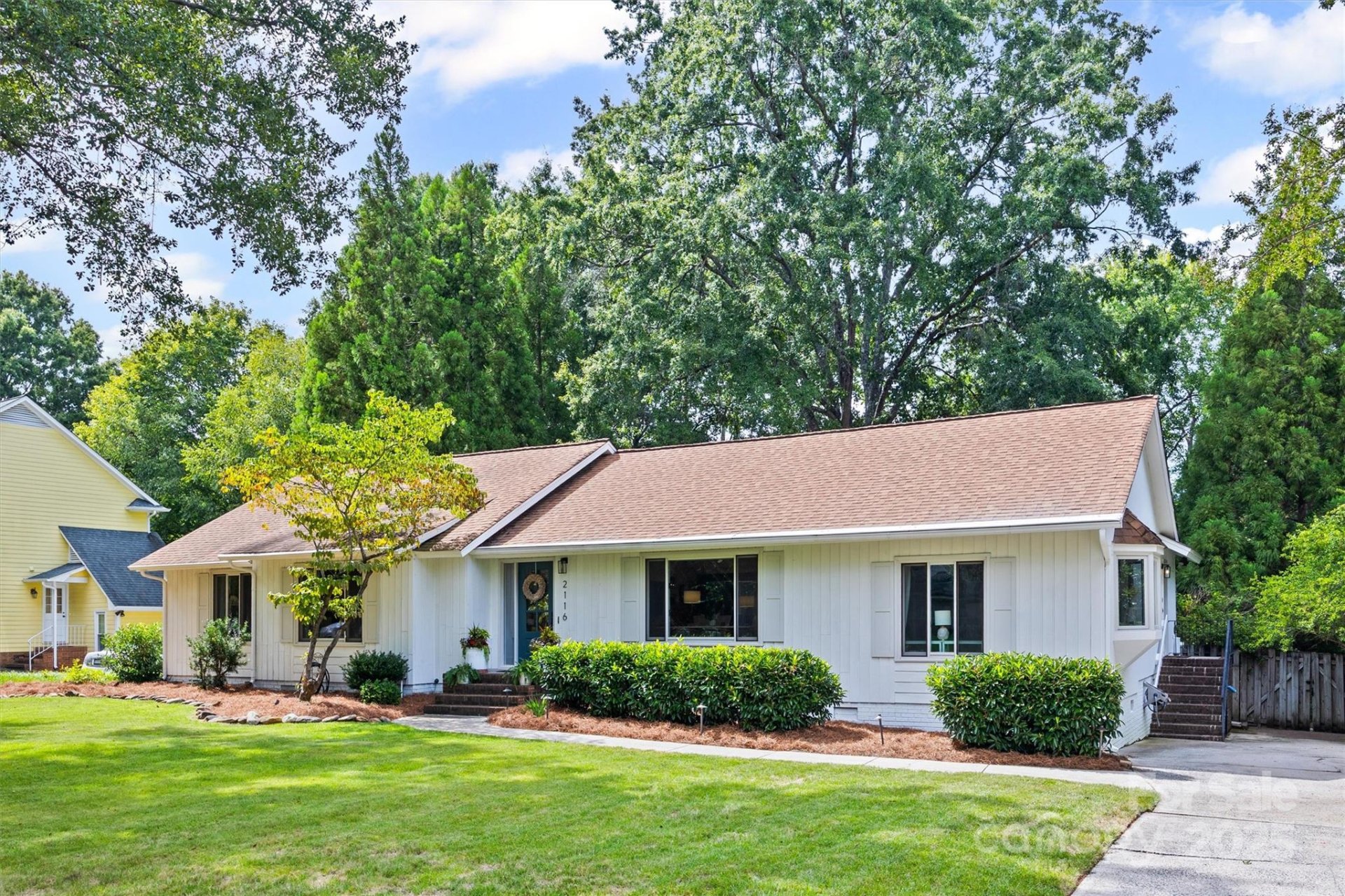 Hampton Leas, Charlotte Community