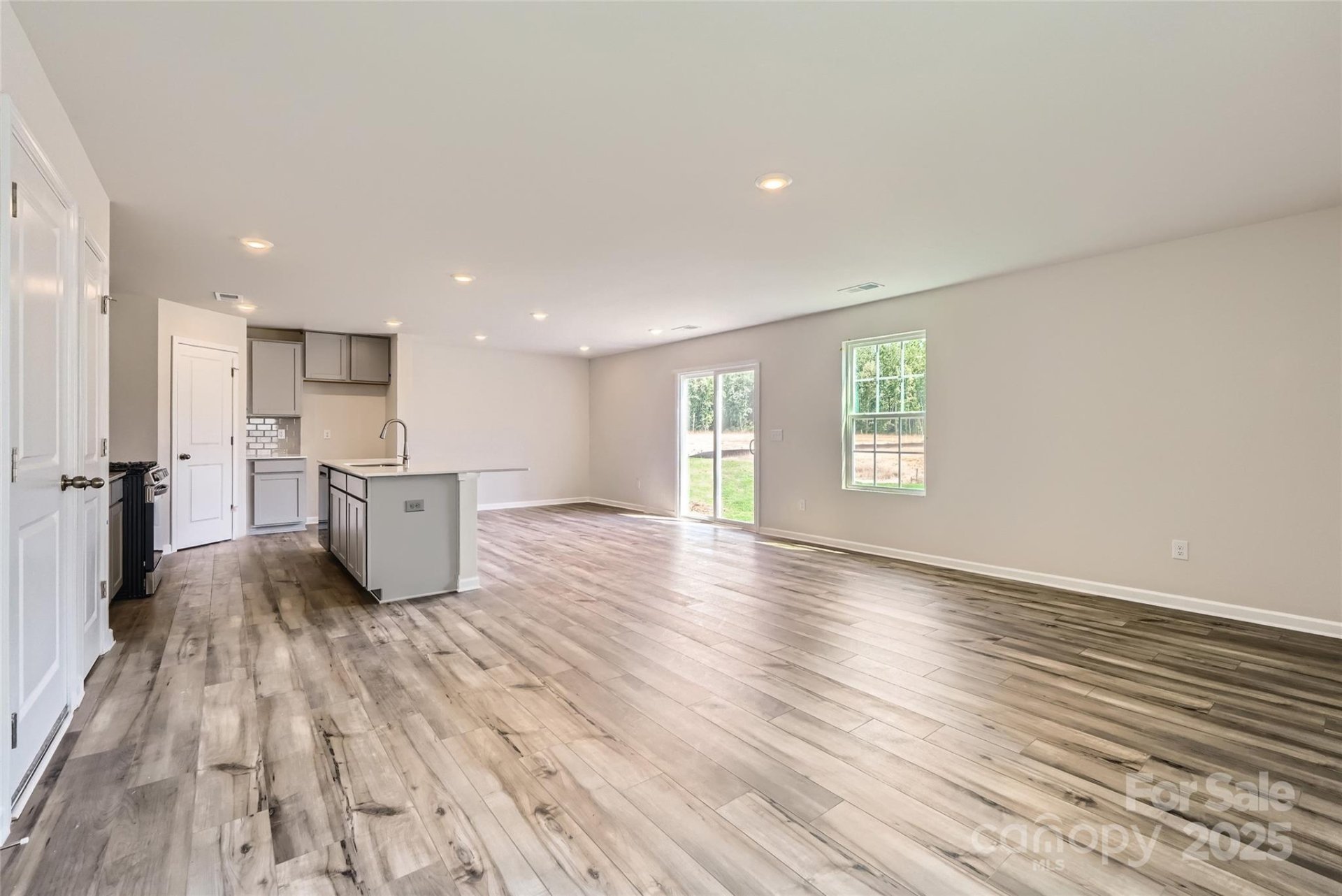 Property image 3 at 3290 Crawford Avenue, Gastonia, NC 28052
