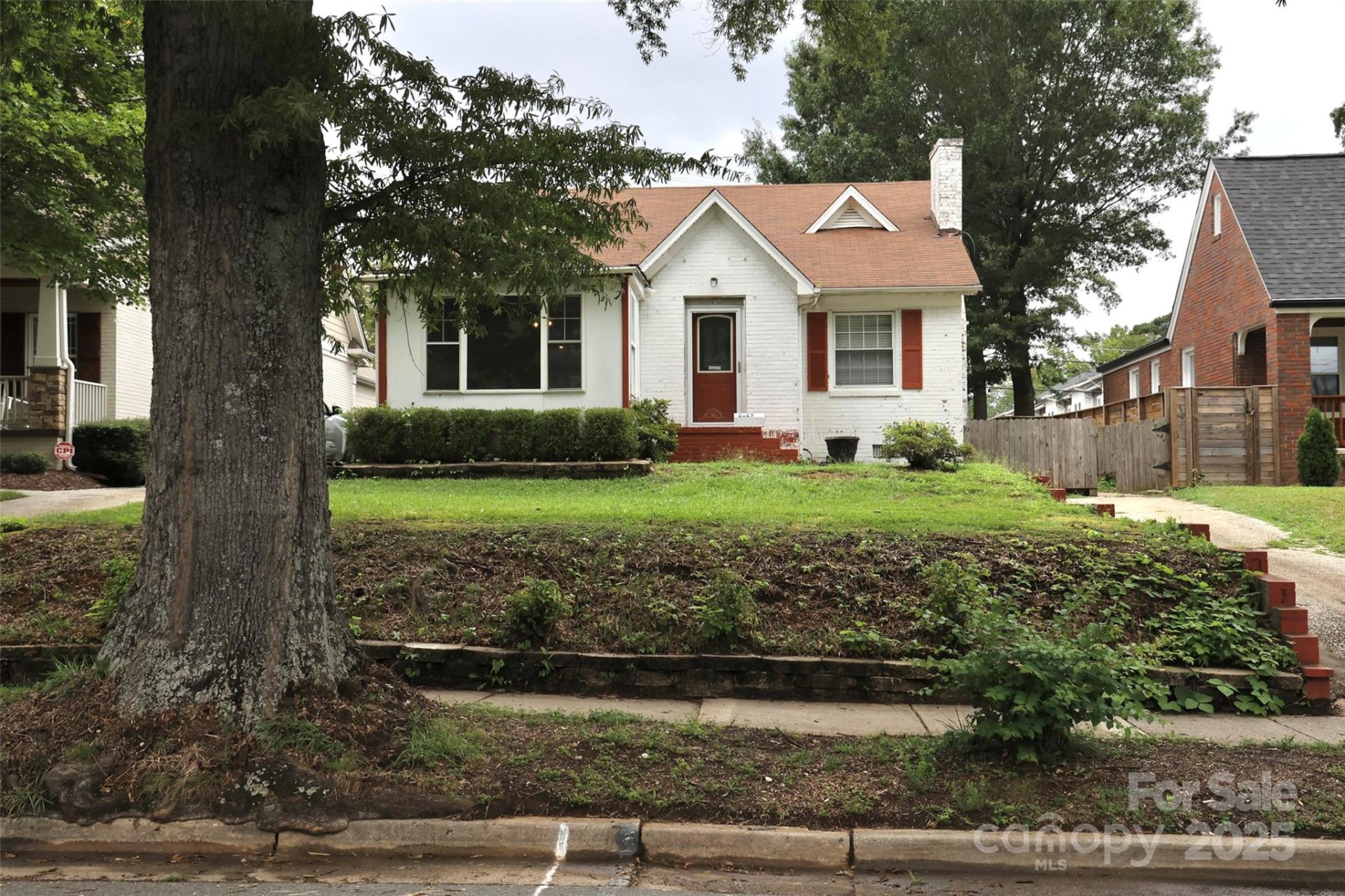 Commonwealth, Charlotte Community
