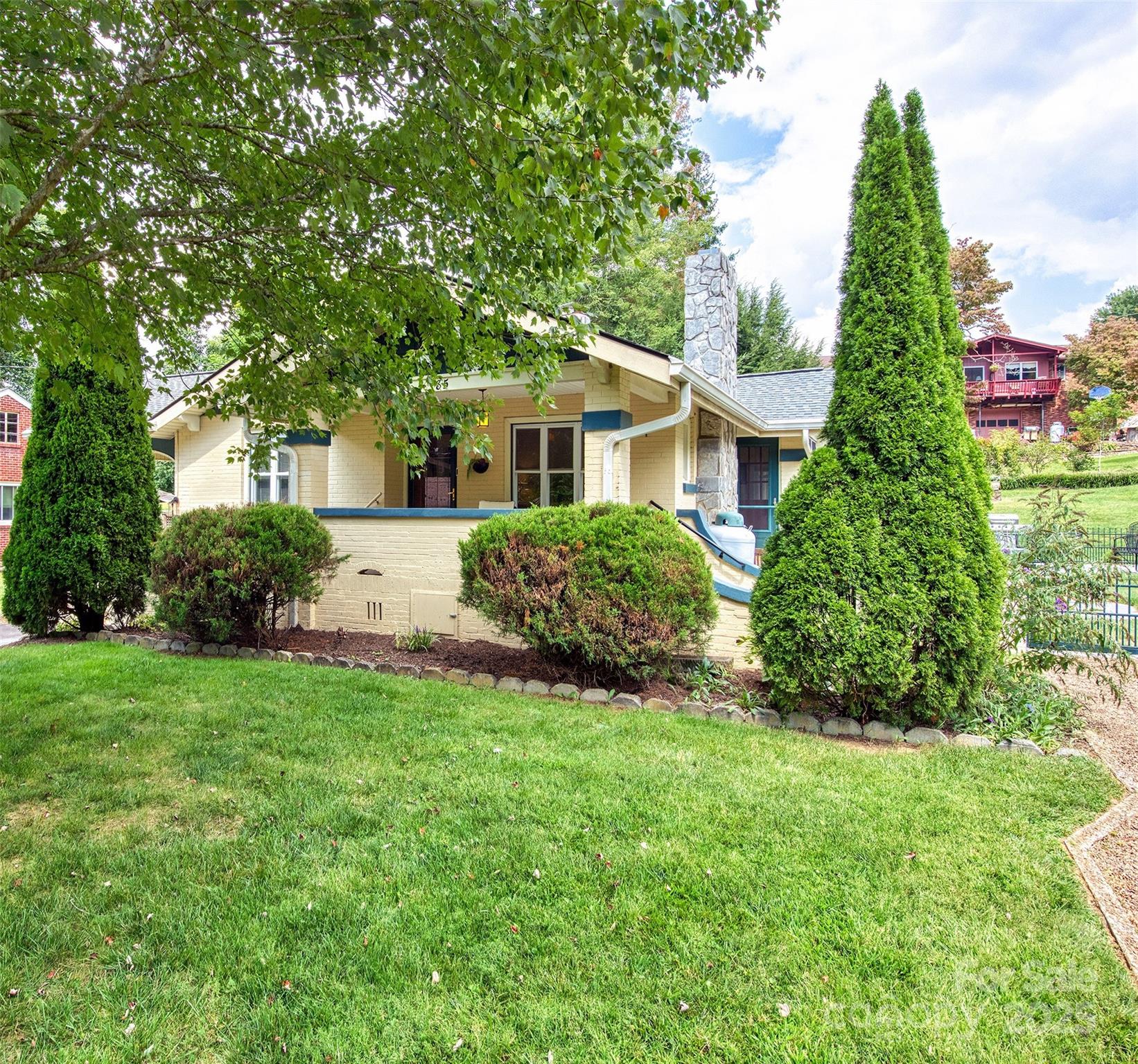 Brookmont, Waynesville Community