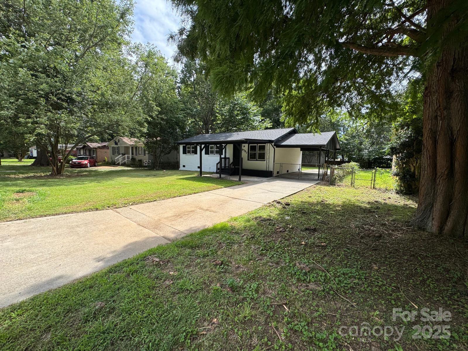 Property image 3 at 9737 Feldbank Drive, Charlotte, NC 28216