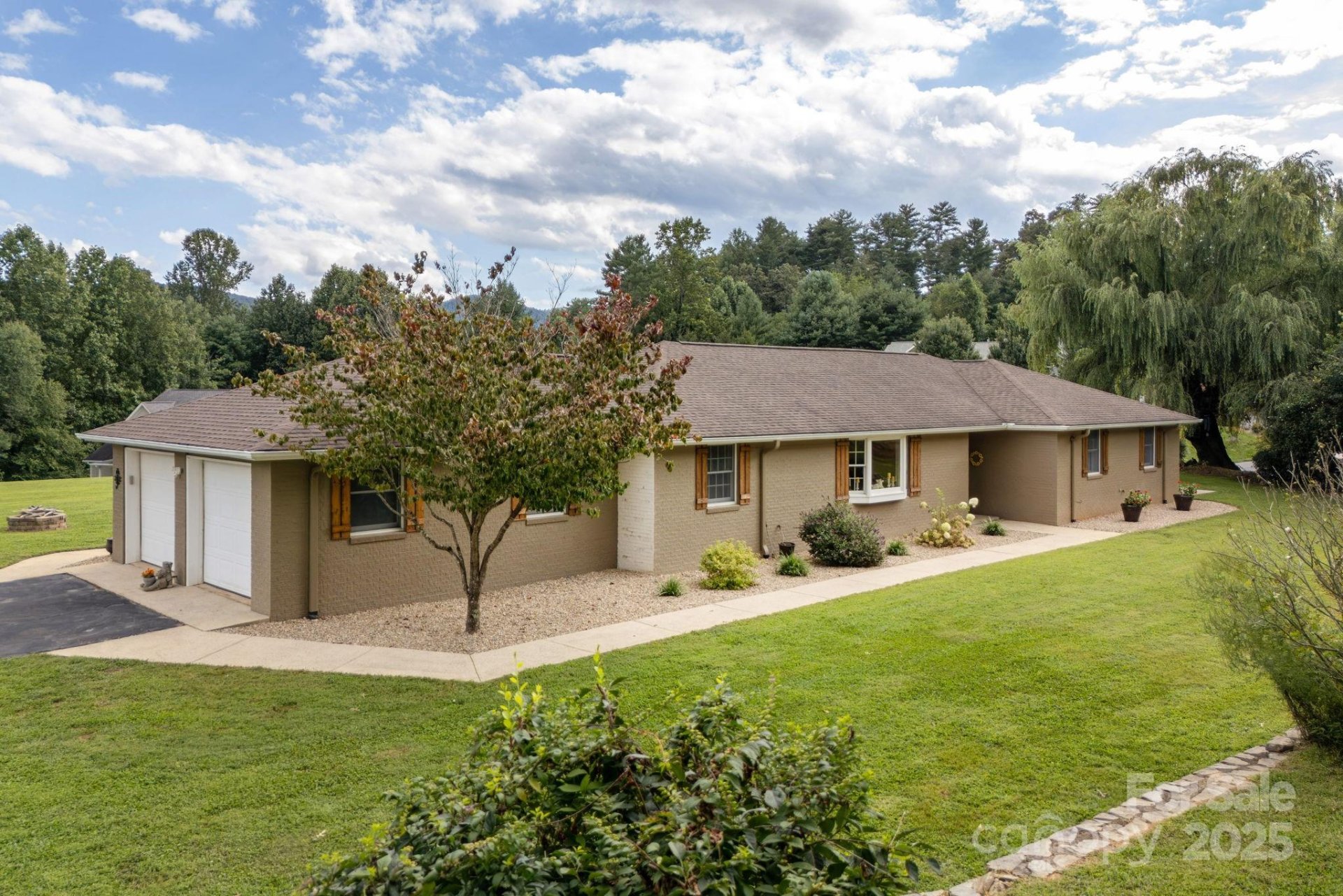 Property image 2 at 56 Beaumont Drive, Hendersonville, NC 28739