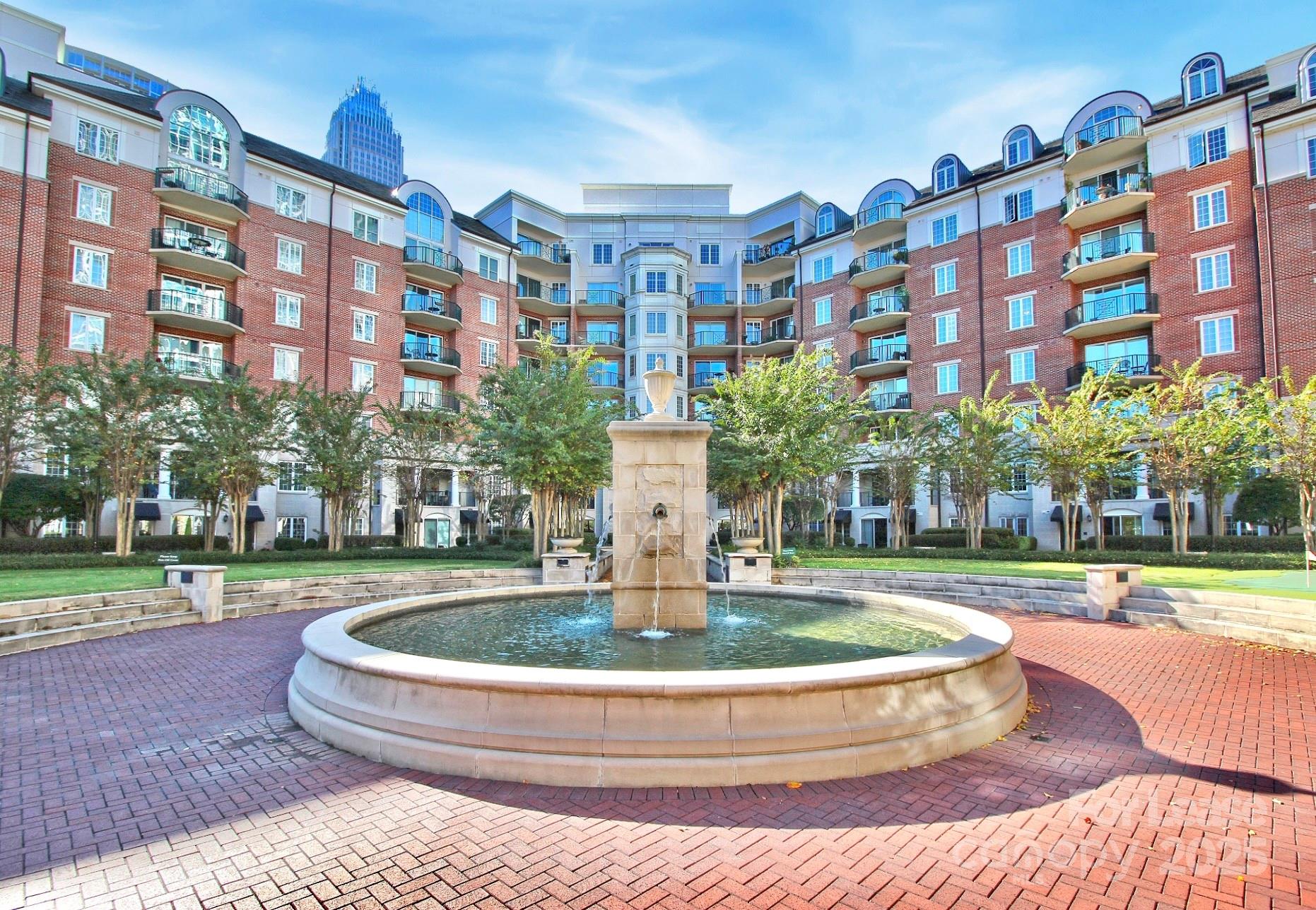300 W 5th Street