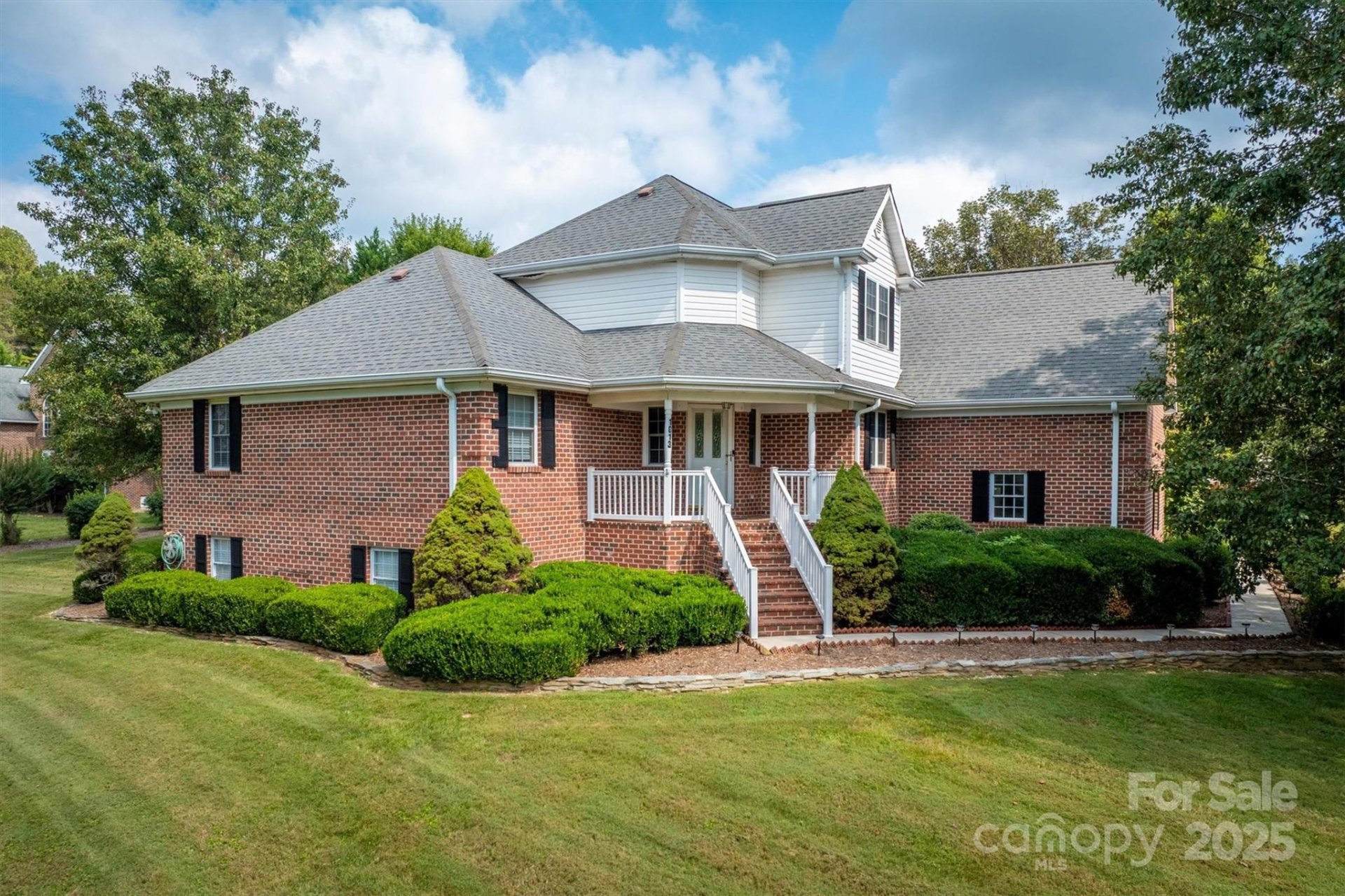 Property image 1 at 1013 Turnberry Street, Lenoir, NC 28645