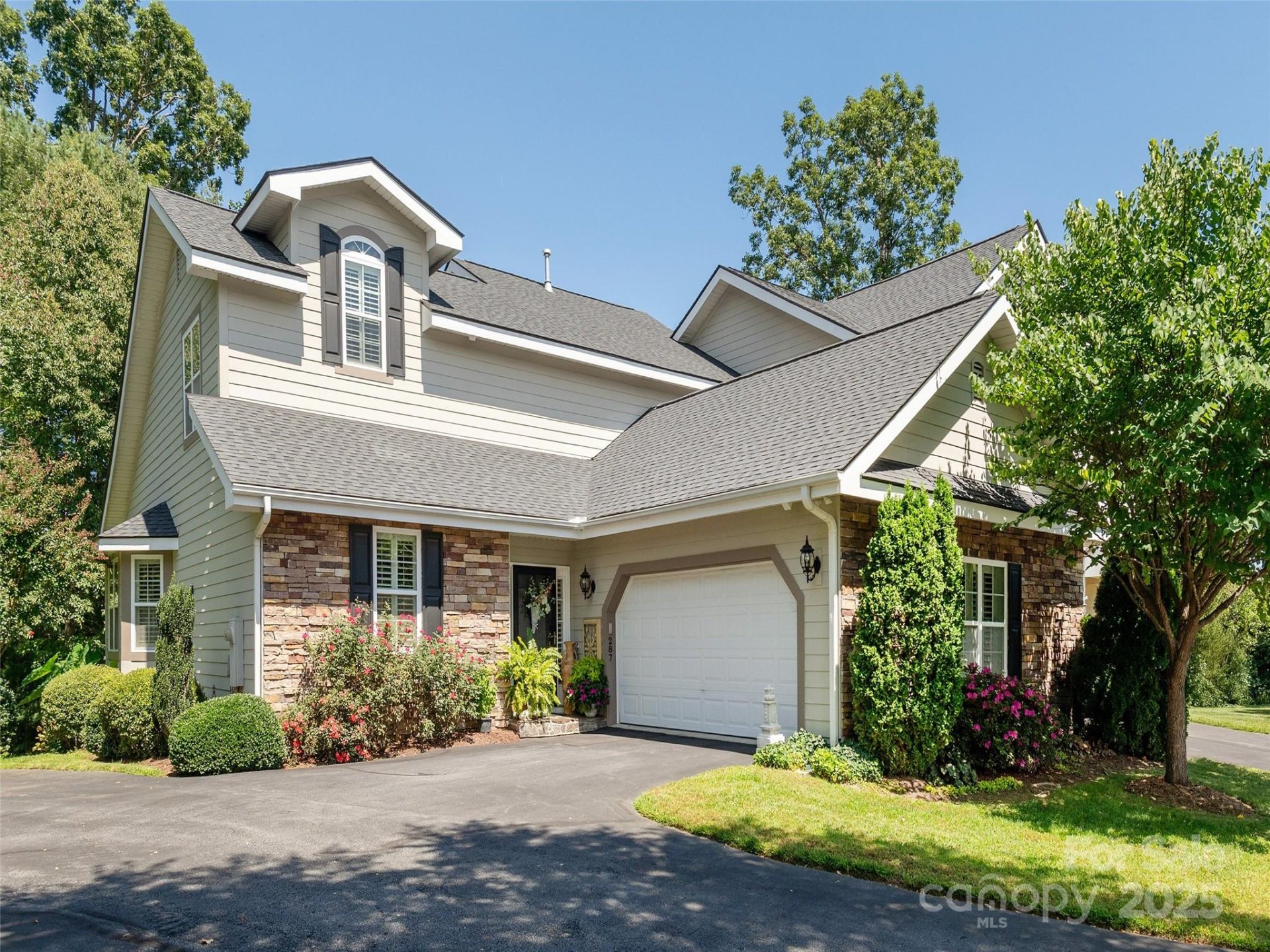 Property at 287 Towne Place Drive, Hendersonville, NC 28792