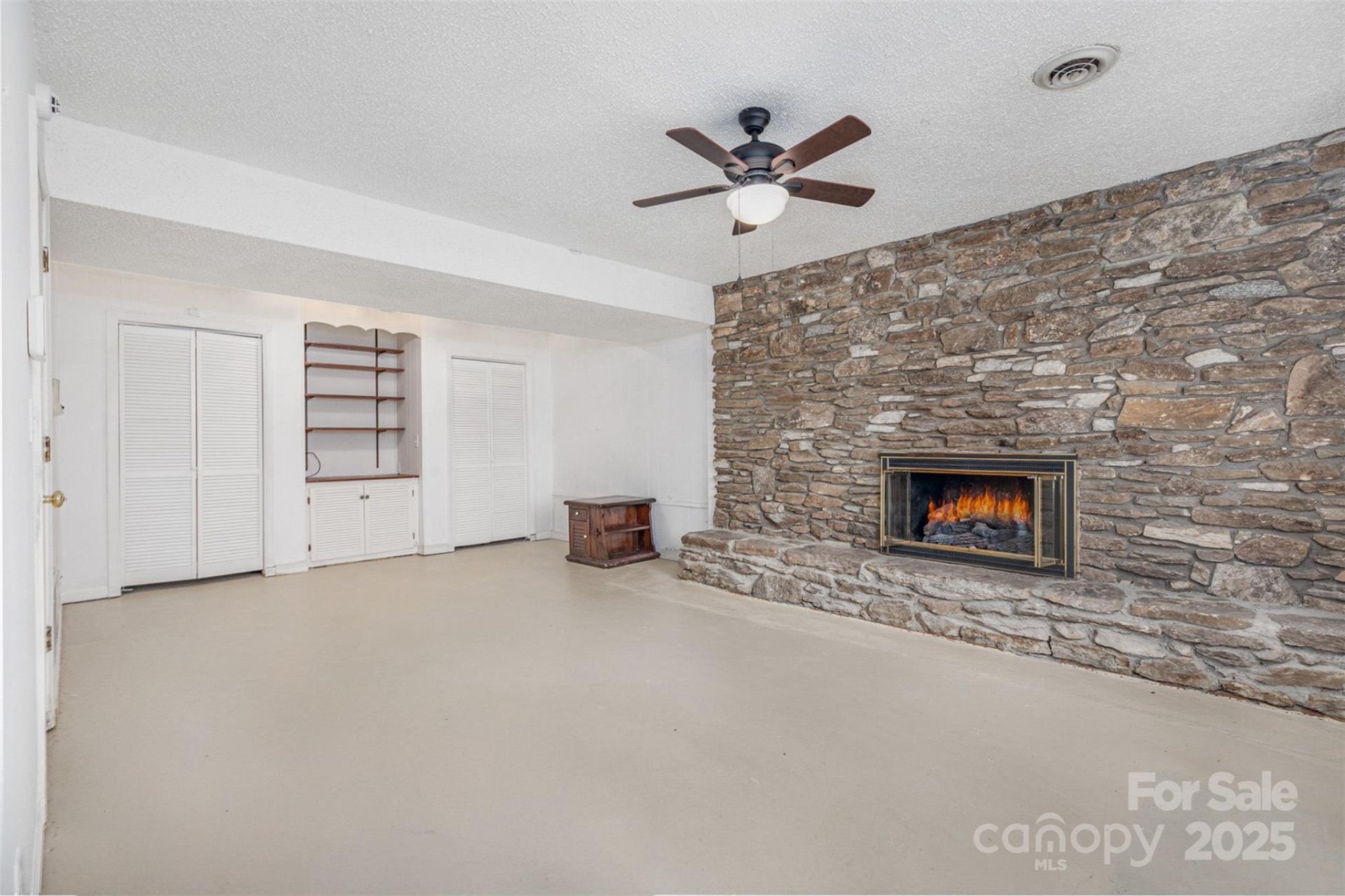 Property image 2 at 1425 Hebron Road, Hendersonville, NC 28739