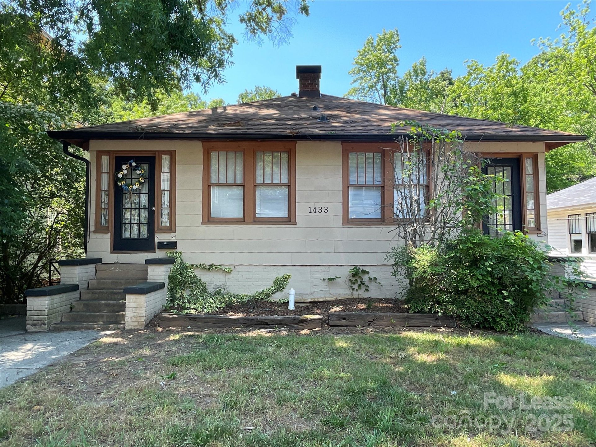 1433 Pecan Avenue
