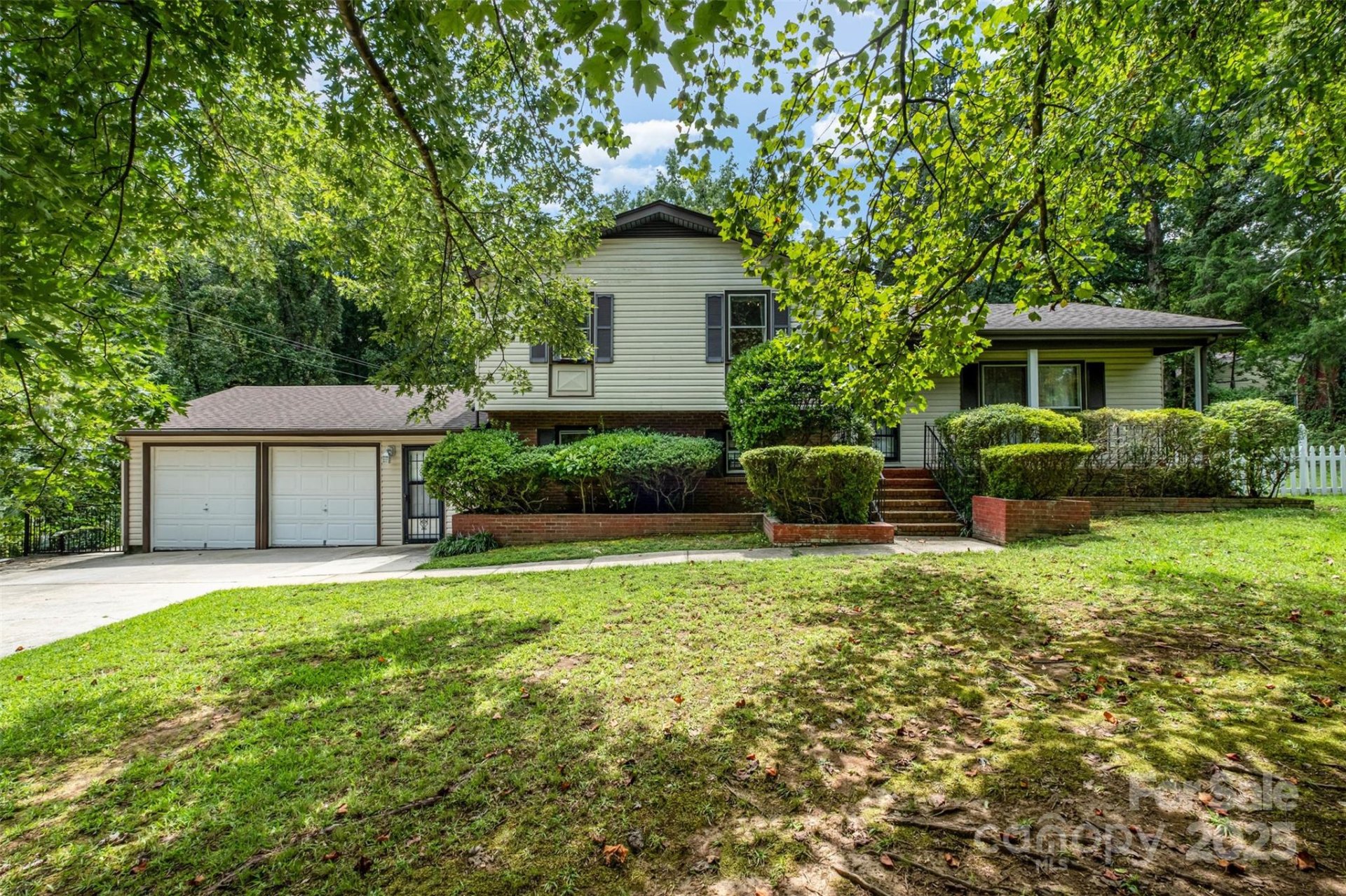 Property at 6827 David Avenue, Charlotte, NC 28214