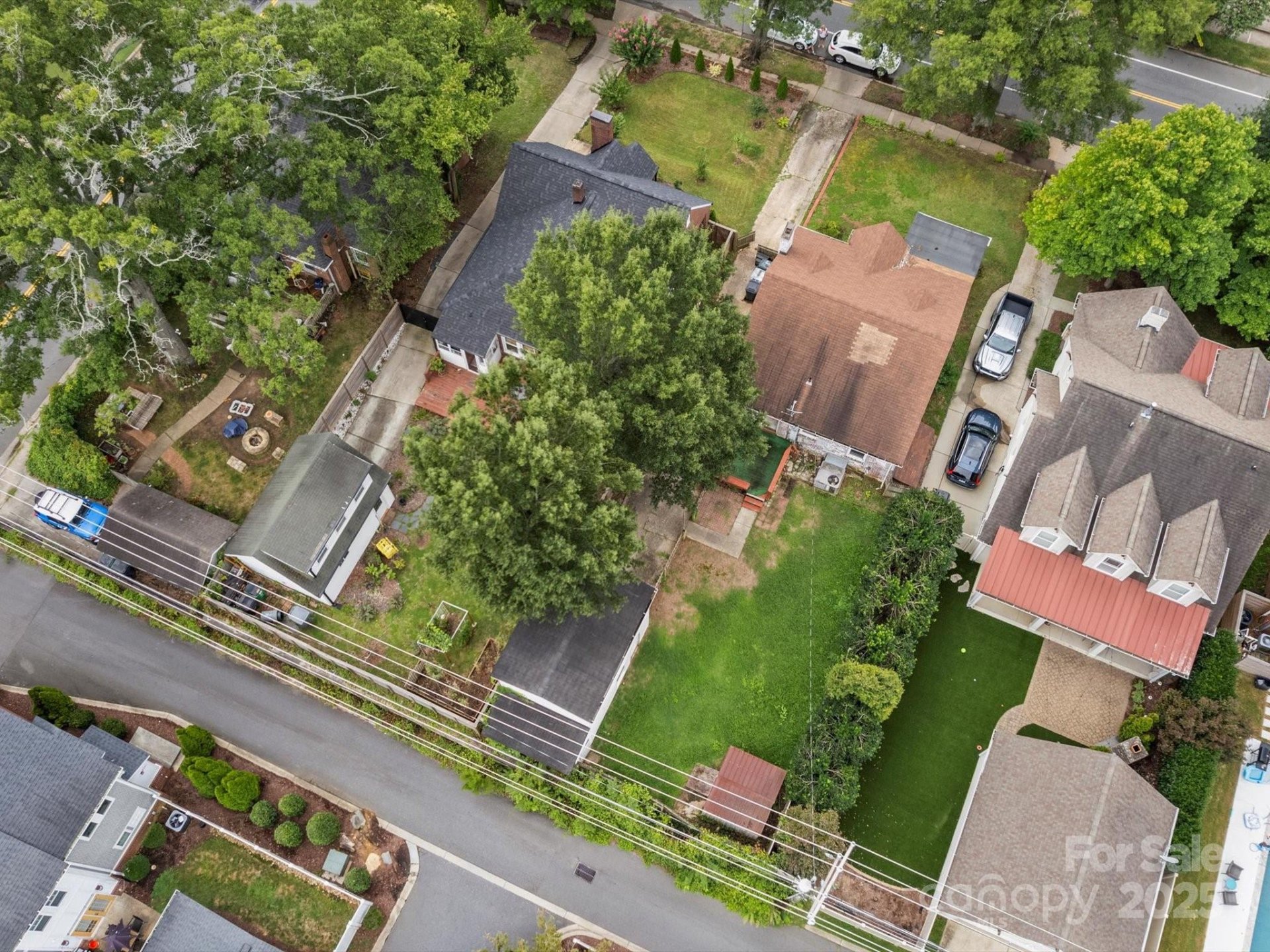 Property image 3 at 2629 Commonwealth Avenue, Charlotte, NC 28205