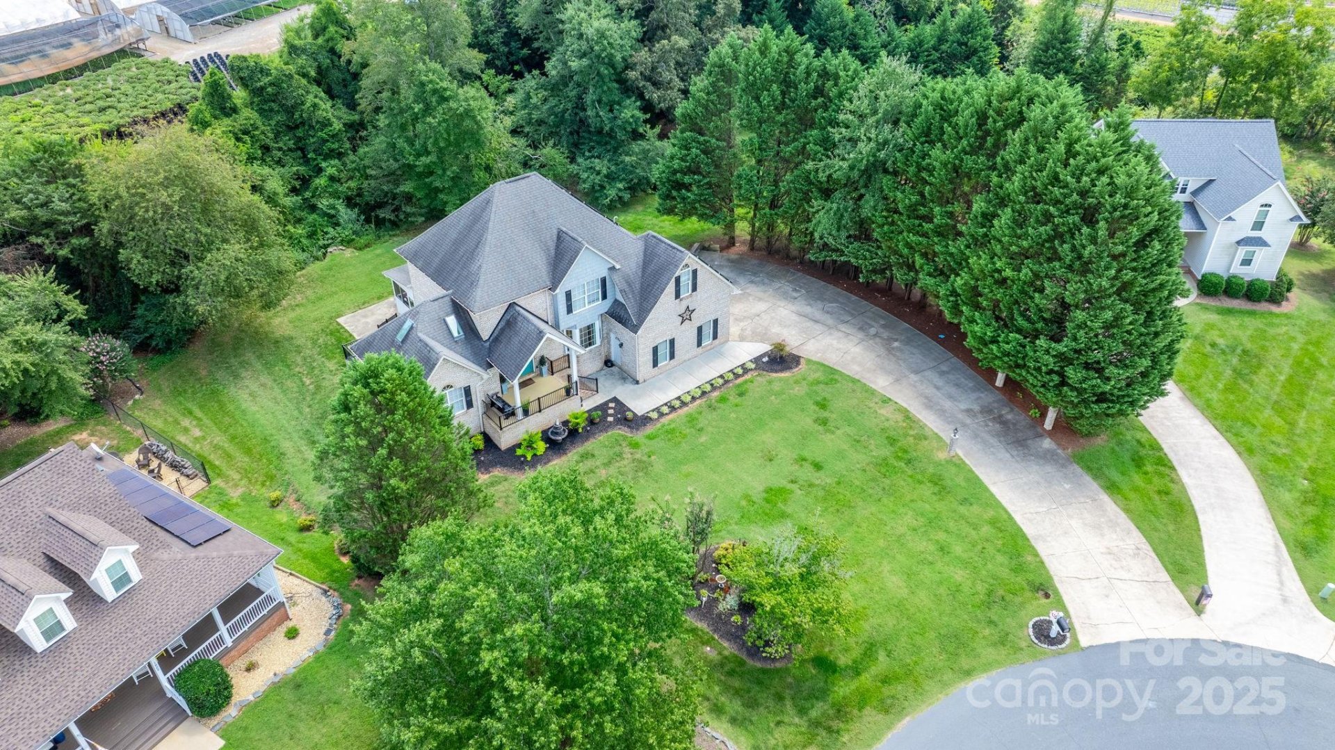 Property image 3 at 1801 Twin Ponds Drive, Hickory, NC 28602