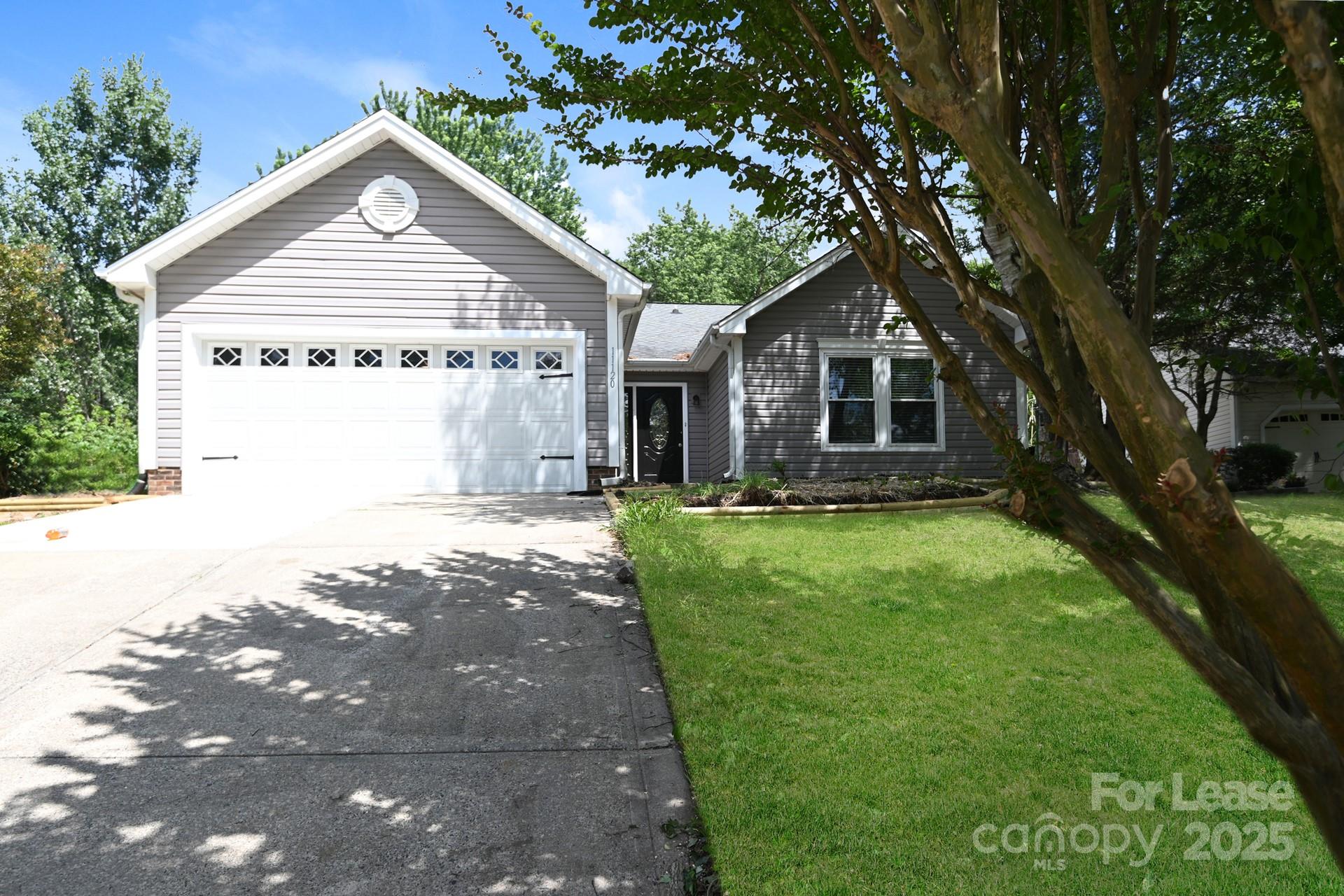 Property image 1 at 11120 Bridgehampton Drive, Charlotte, NC 28262