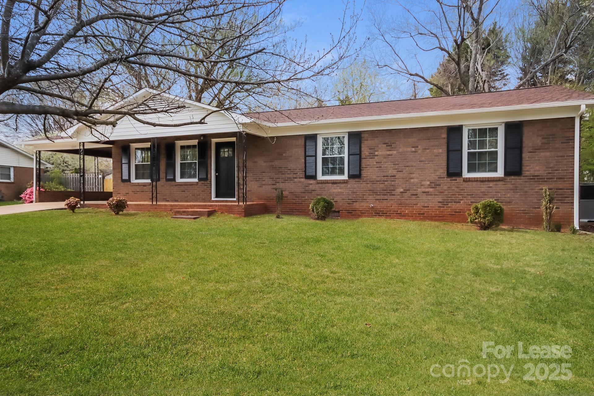 1135 Carolina Circle
