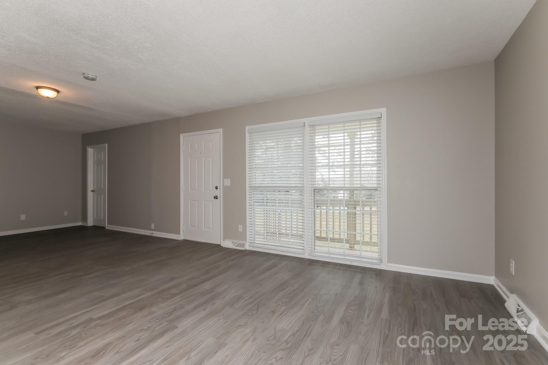 Property image 4 at 319 Cedarwood Lane, Matthews, NC 28104