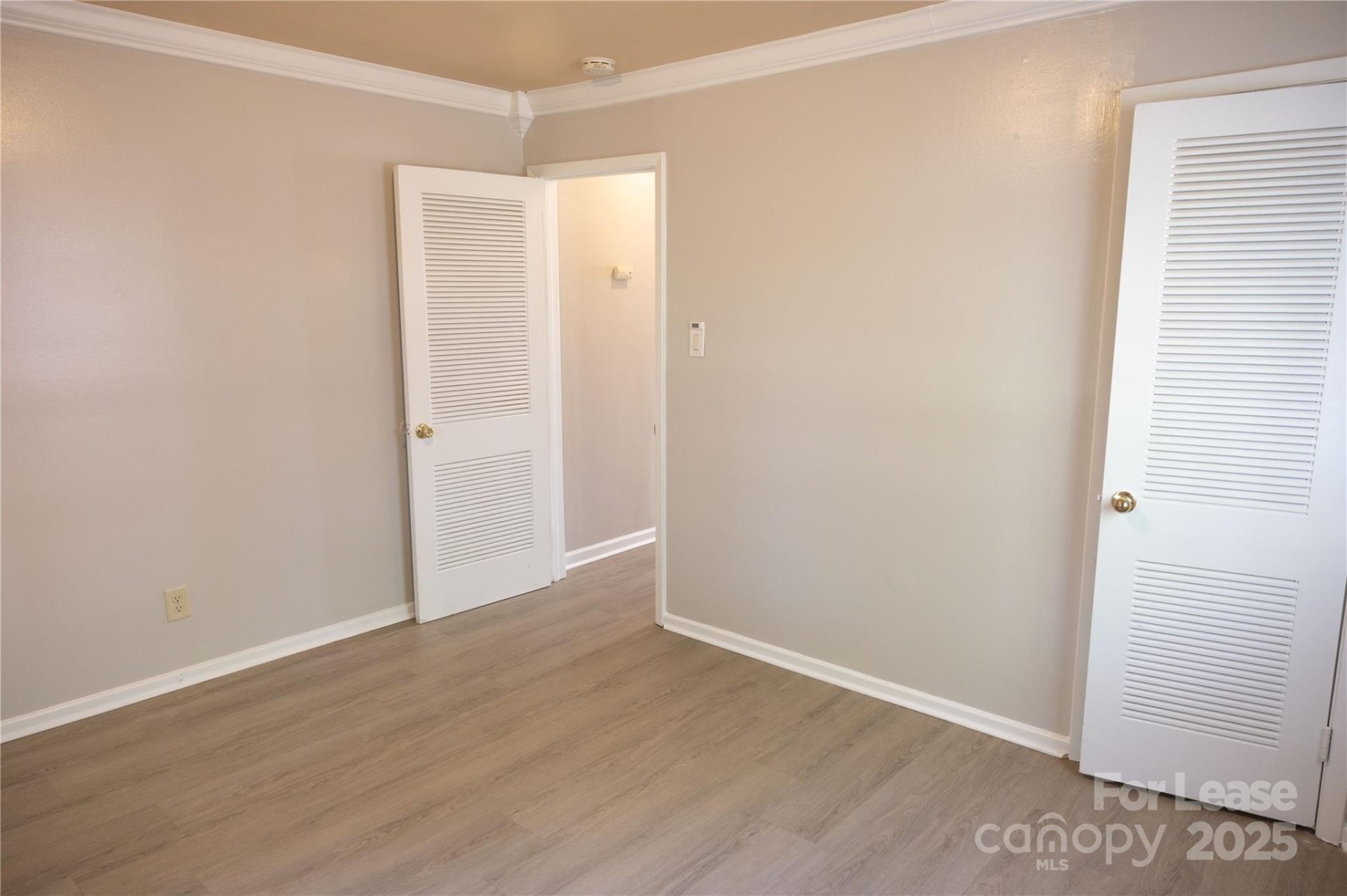 Property image 3 at 1913 Manteo Court, Charlotte, NC 28208
