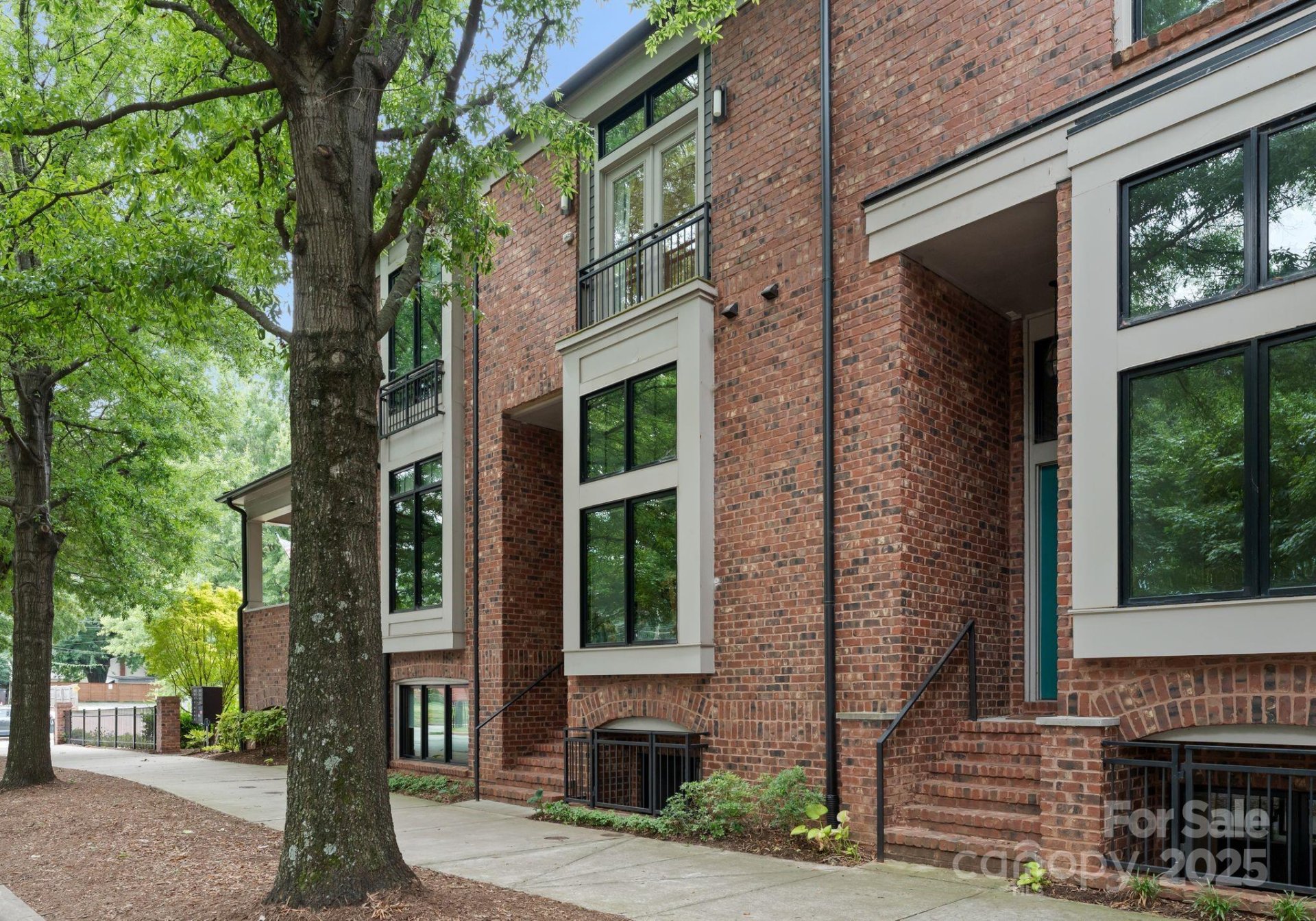 Property image 1 at 476 E 33rd Street, Charlotte, NC 28205