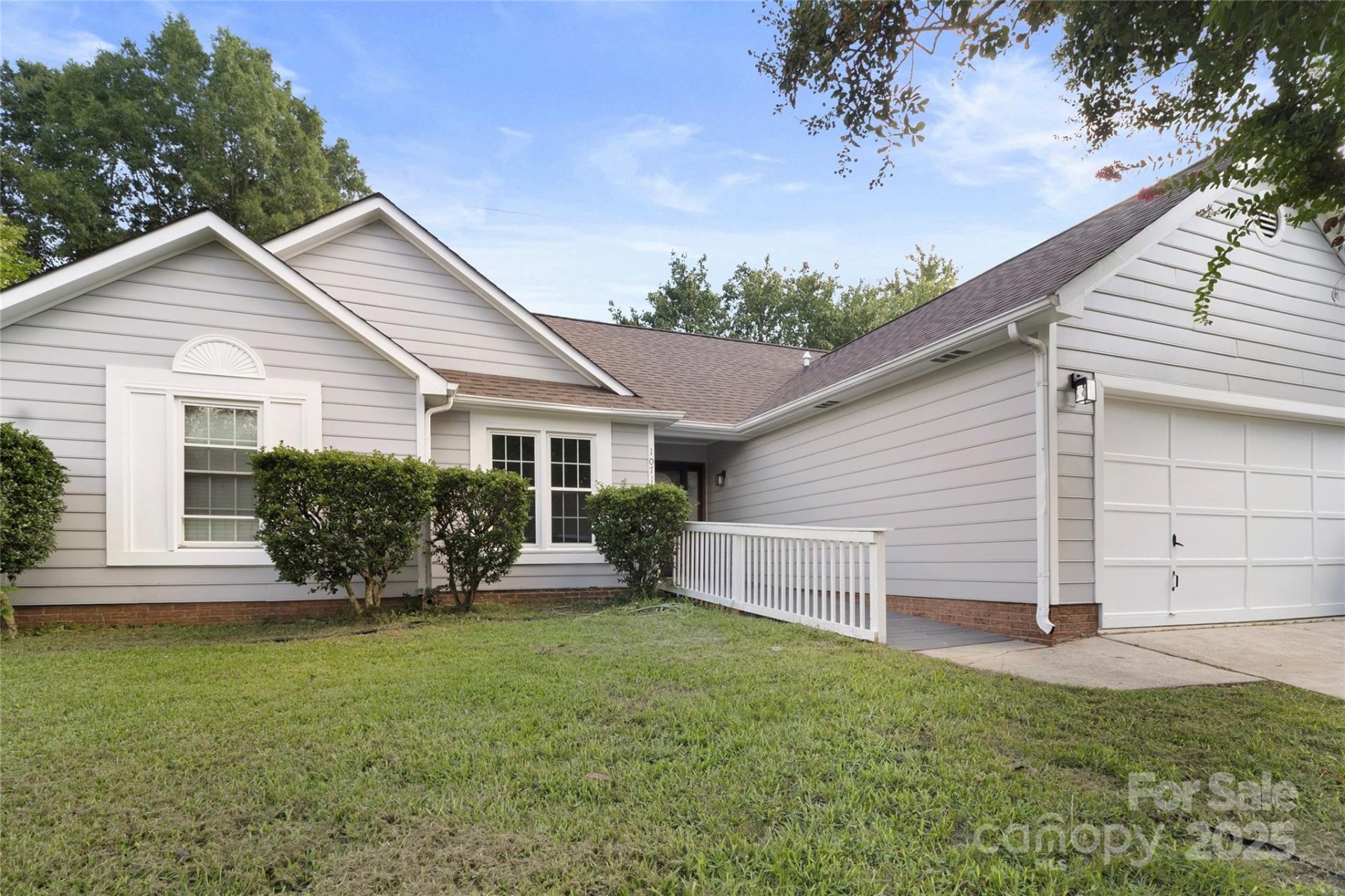 Property image 2 at 10712 Whittersham Drive, Charlotte, NC 28262