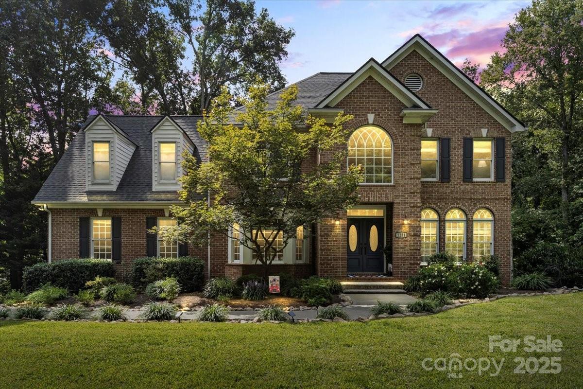 1281 Lurecliff Place