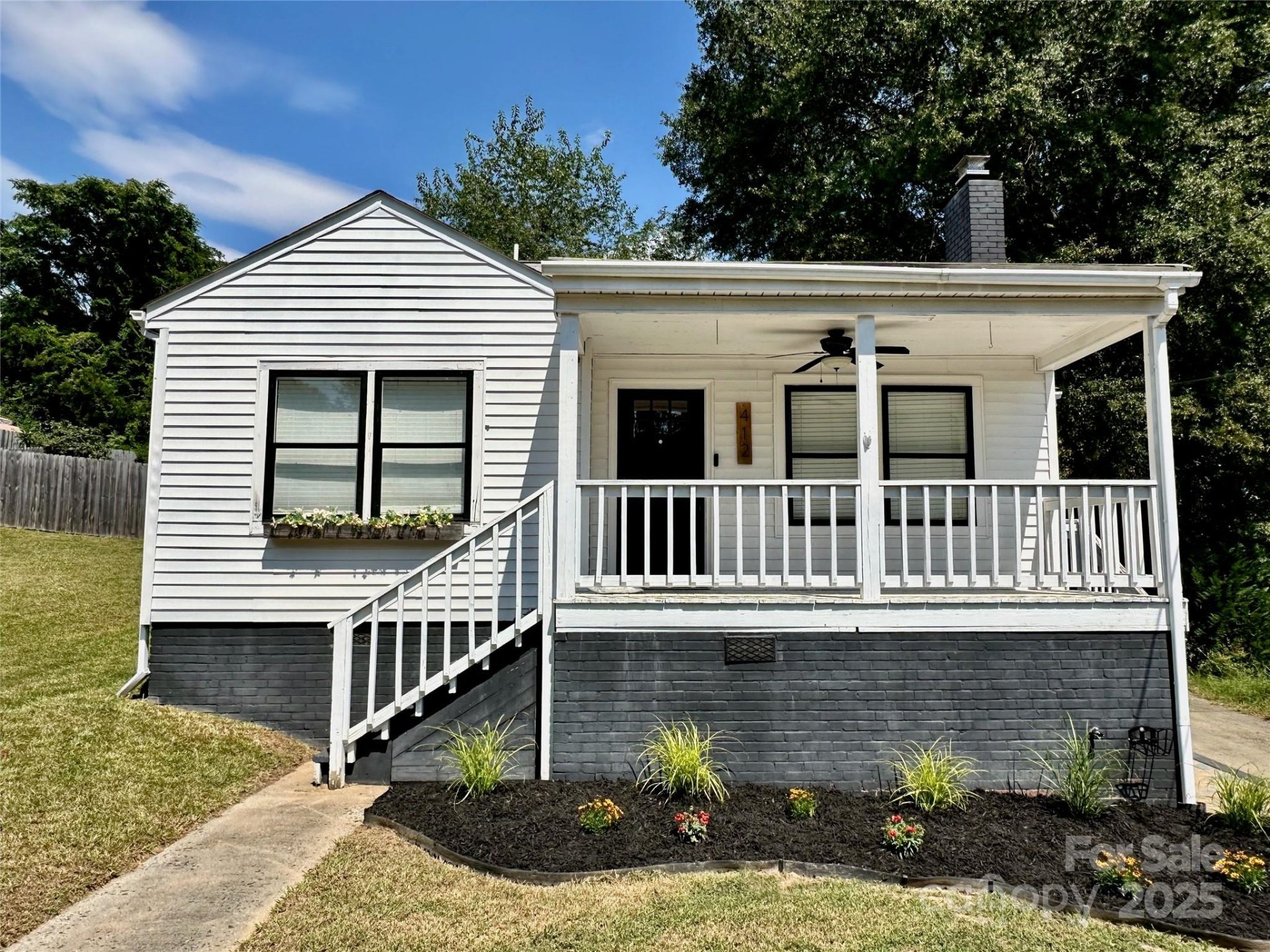Property image 1 at 412 E Walnut Avenue, Gastonia, NC 28054