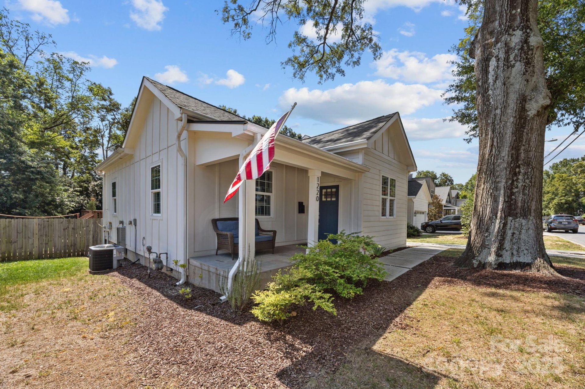 Property image 1 at 1220 Pamlico Street, Charlotte, NC 28205