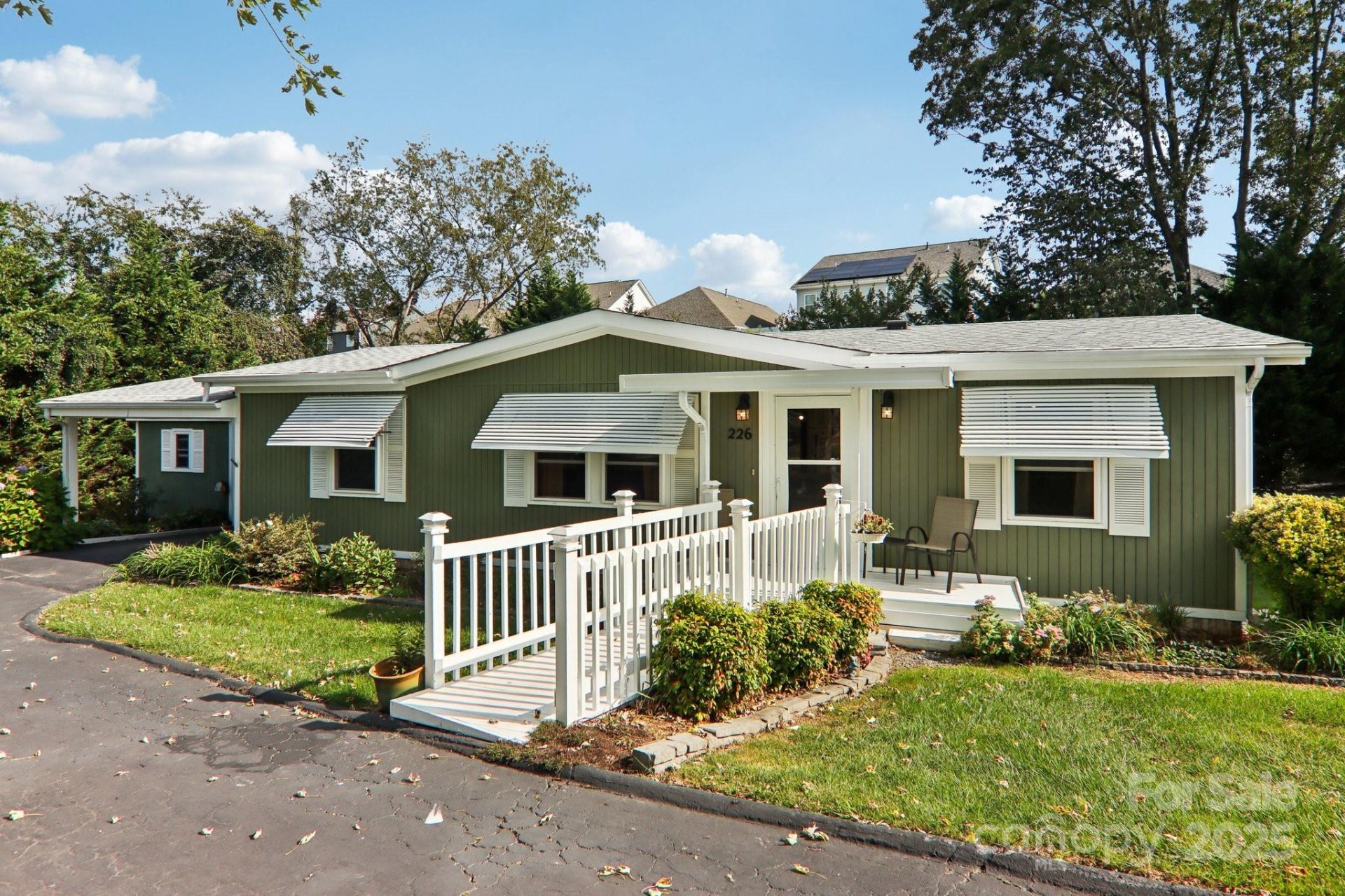 226 Cranbrook Circle