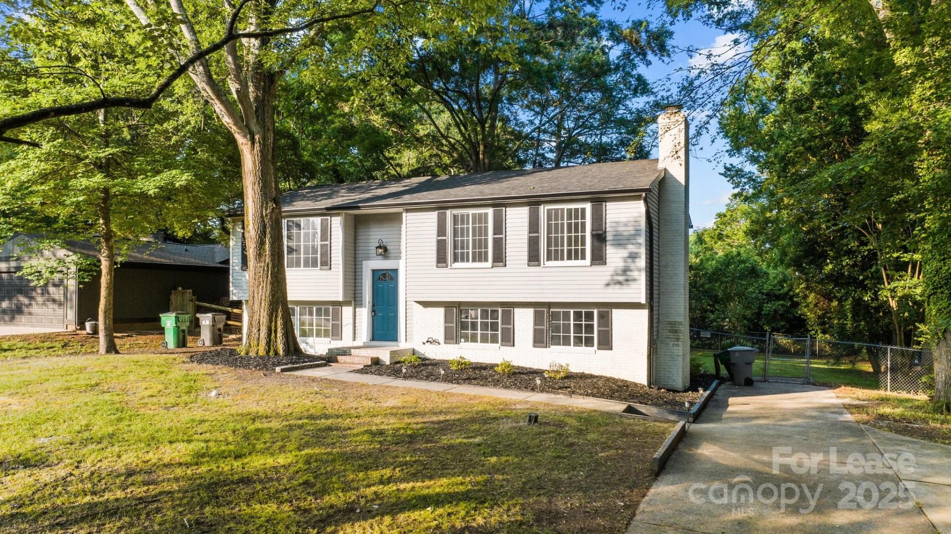 Property at 323 Regency Drive, Charlotte, NC 28211