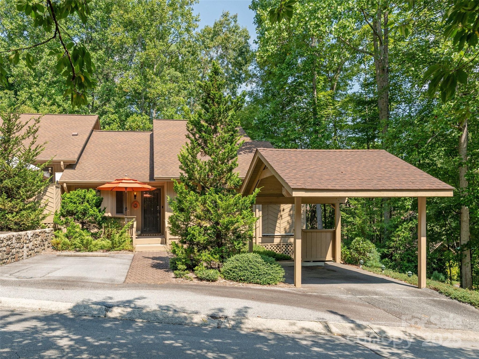 Property at 101 N Scarlet Oak Lane, Hendersonville, NC 28791