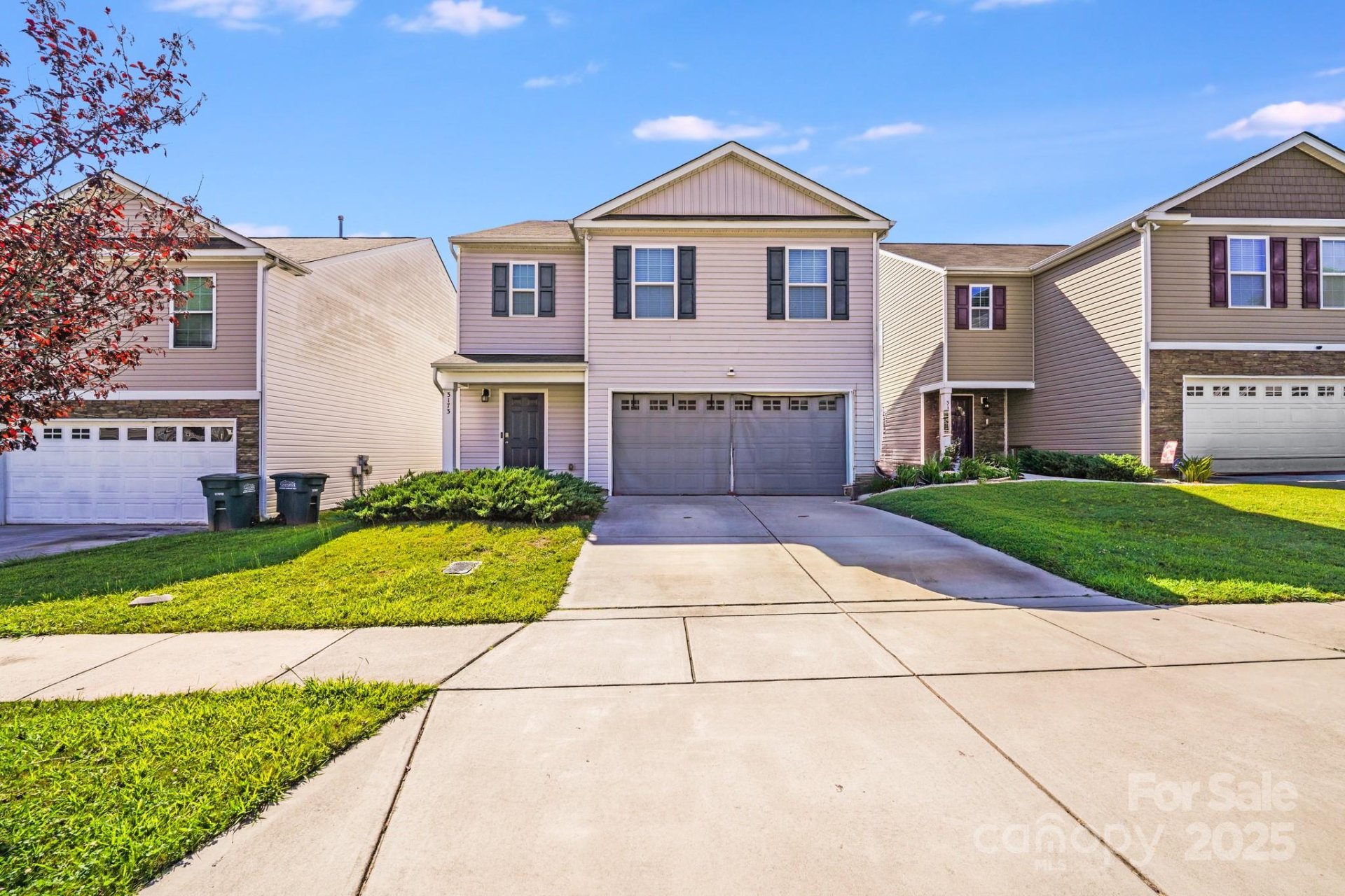 Apple Creek Village, Dallas community