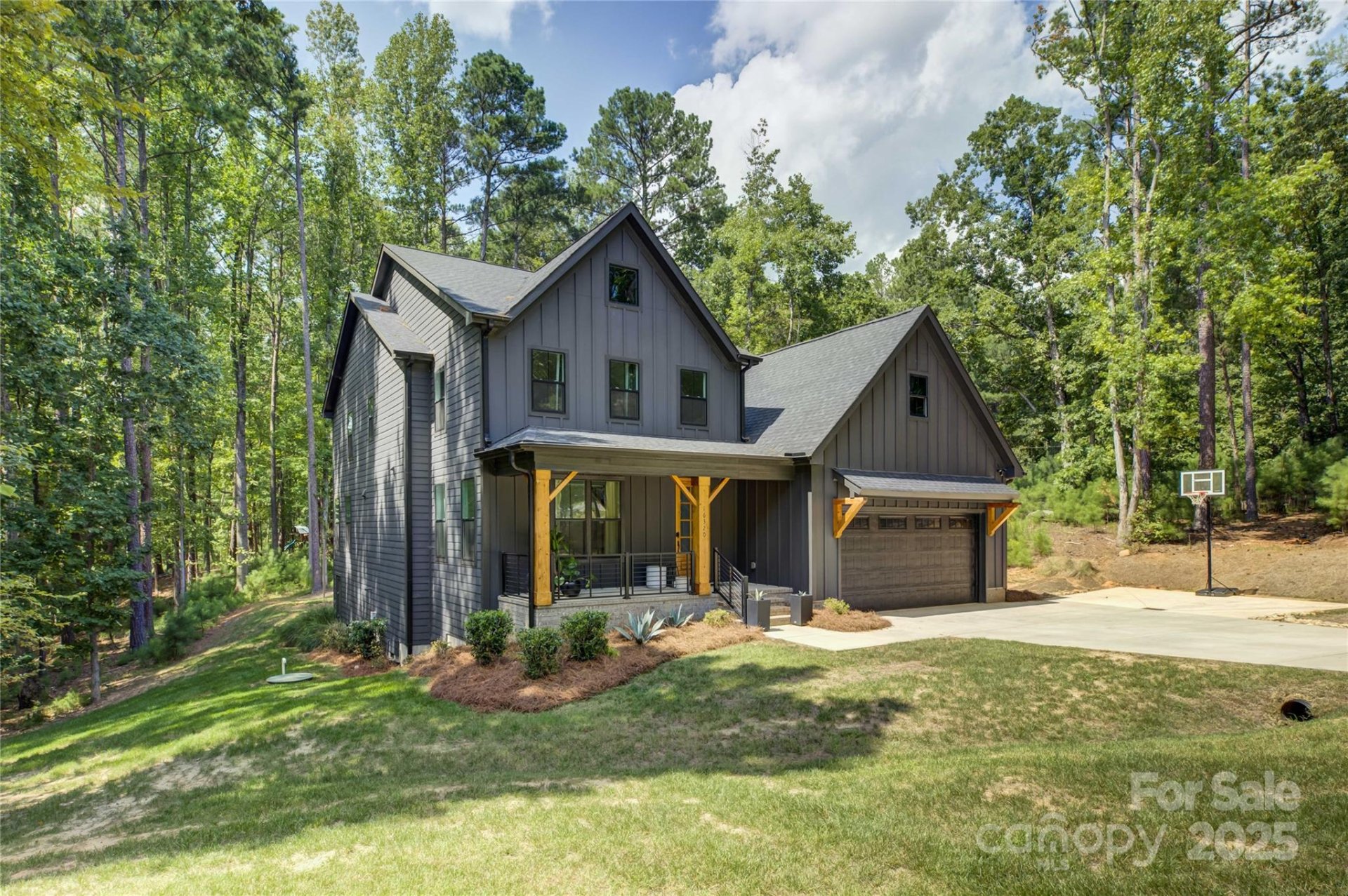 Rivers Edge, Charlotte community