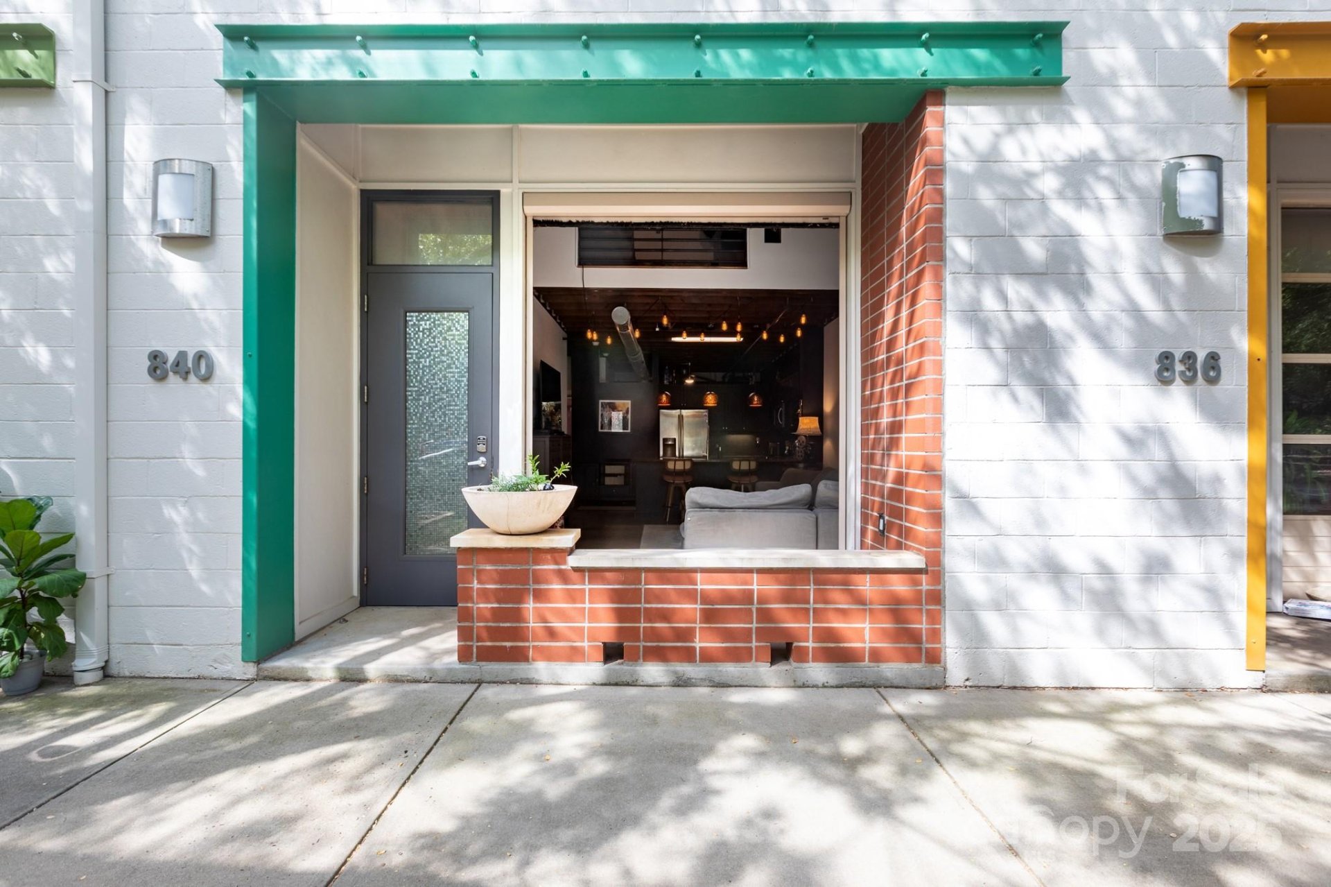 Royal Truss, Charlotte community