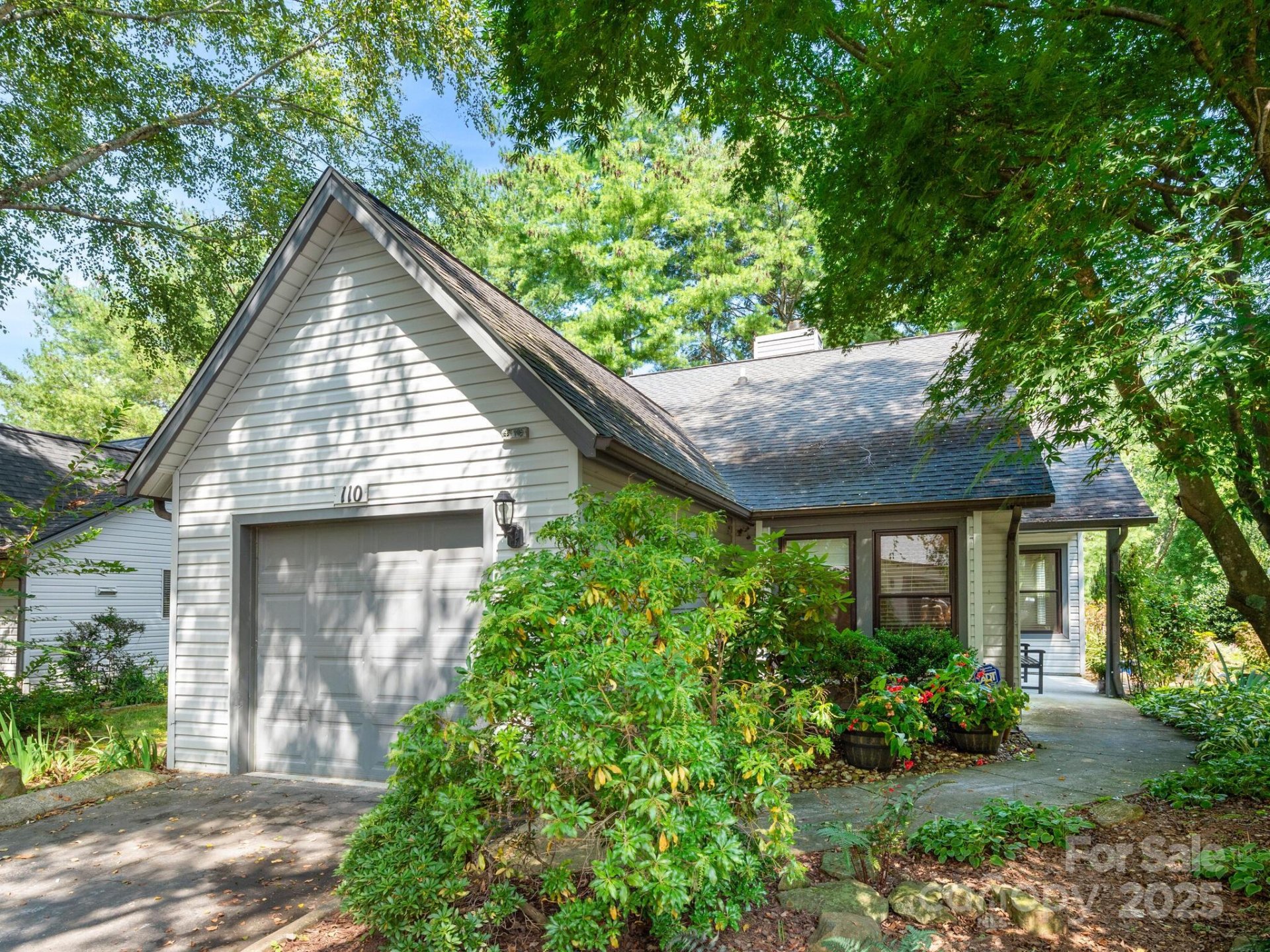 Cimarron, Asheville community