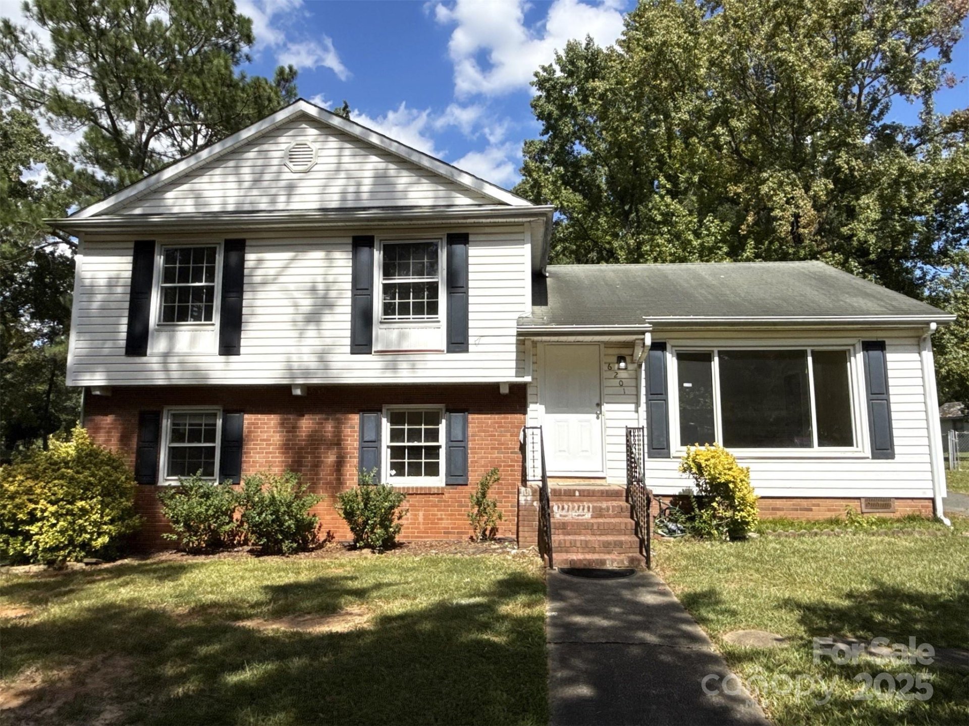 Property at 6201 Bonnybrook Lane, Charlotte, NC 28212