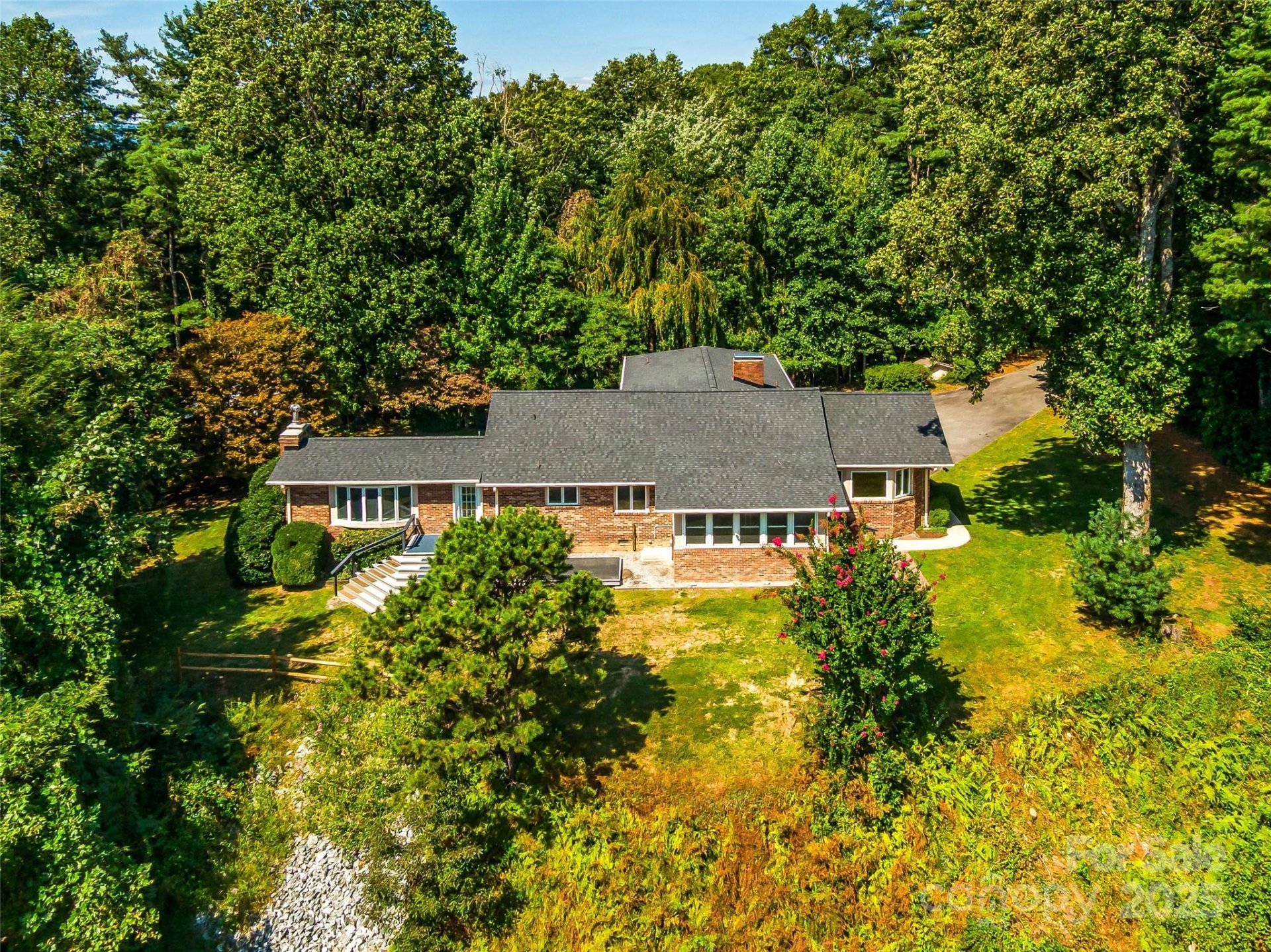 Property image 1 at 140 Matthew Drive, Hendersonville, NC 28739