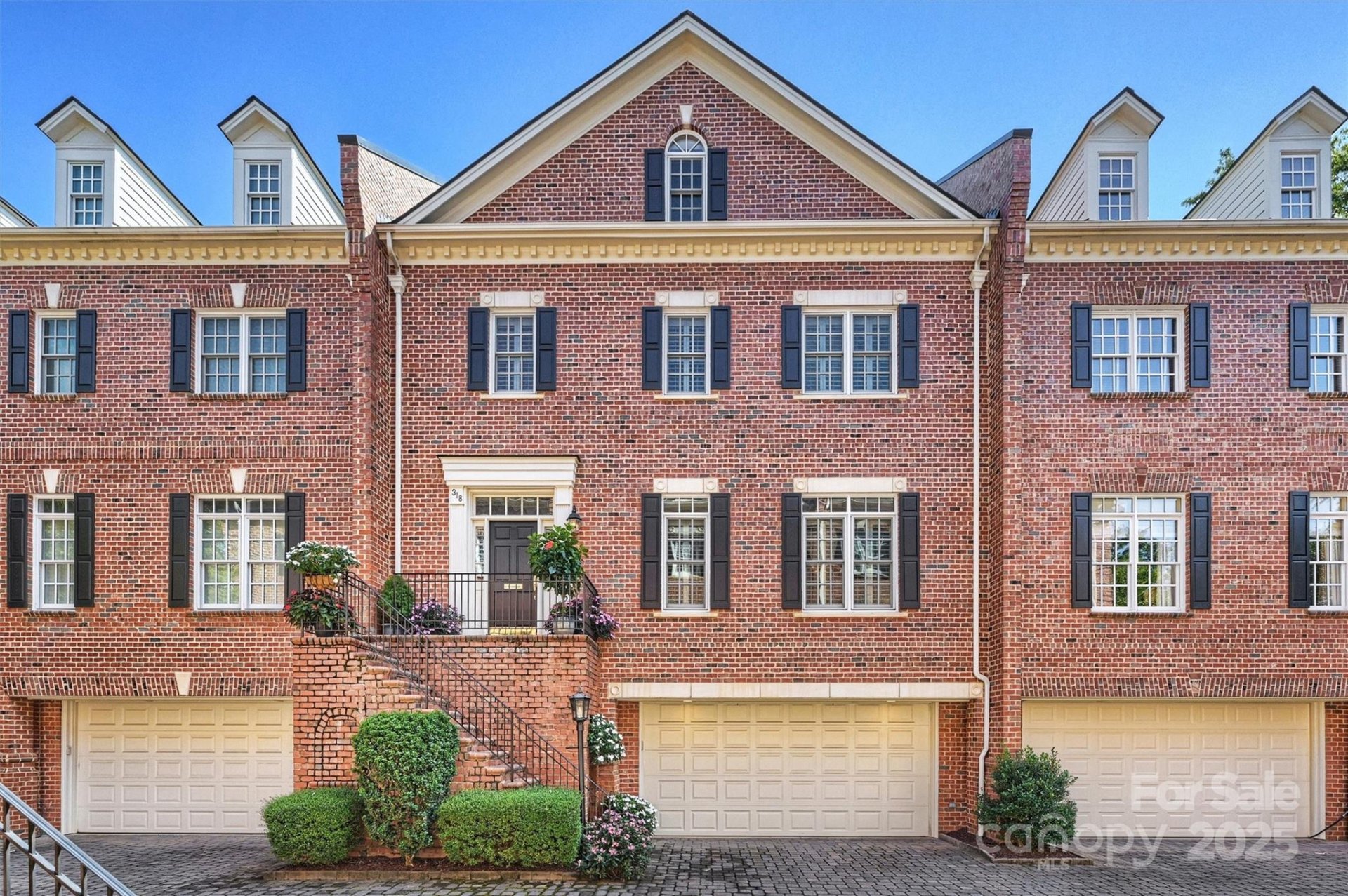 Property at 318 S Laurel Avenue, Charlotte, NC 28207