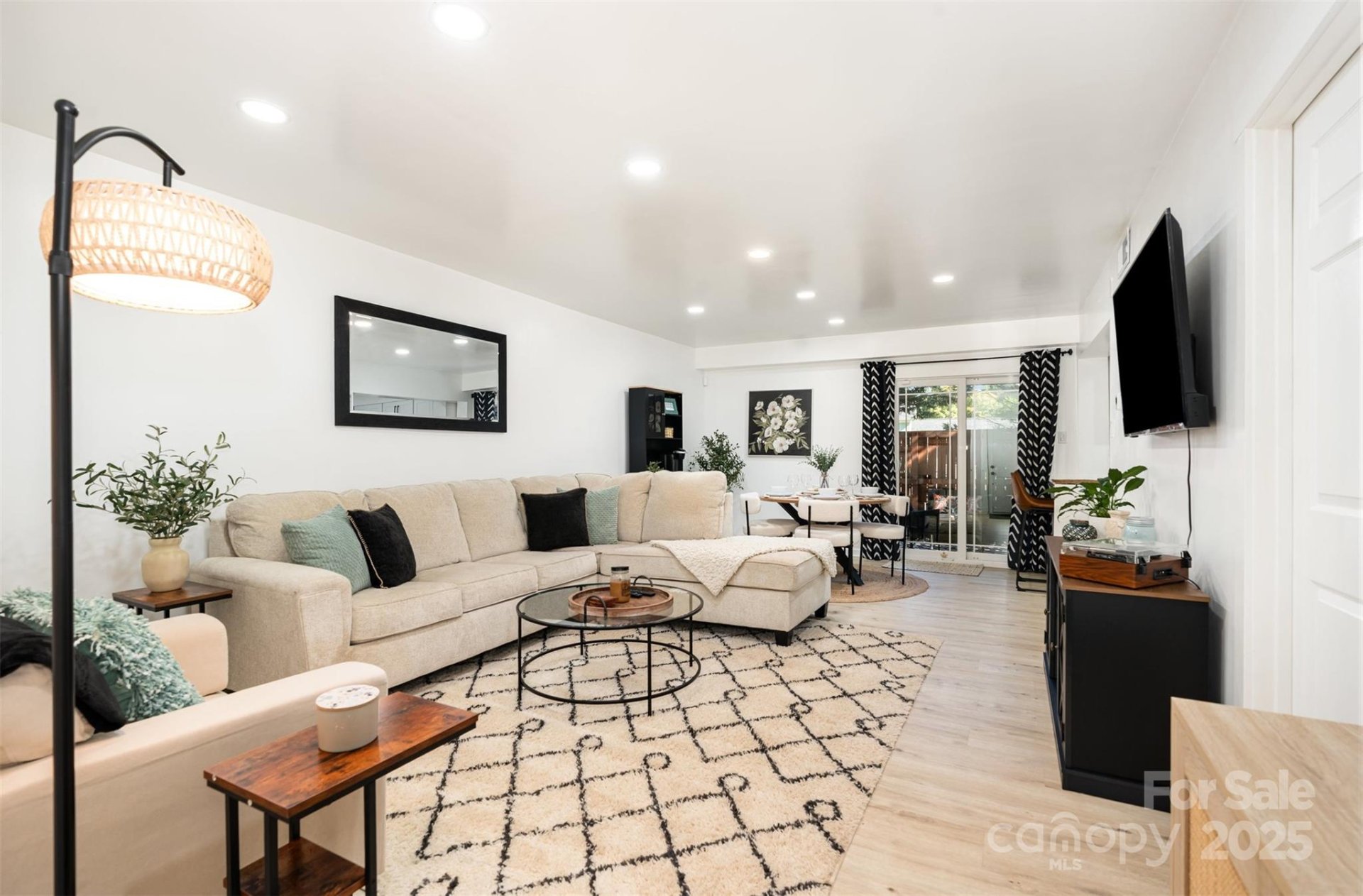 Property at 1635 Merry Oaks Road, Charlotte, NC 28205