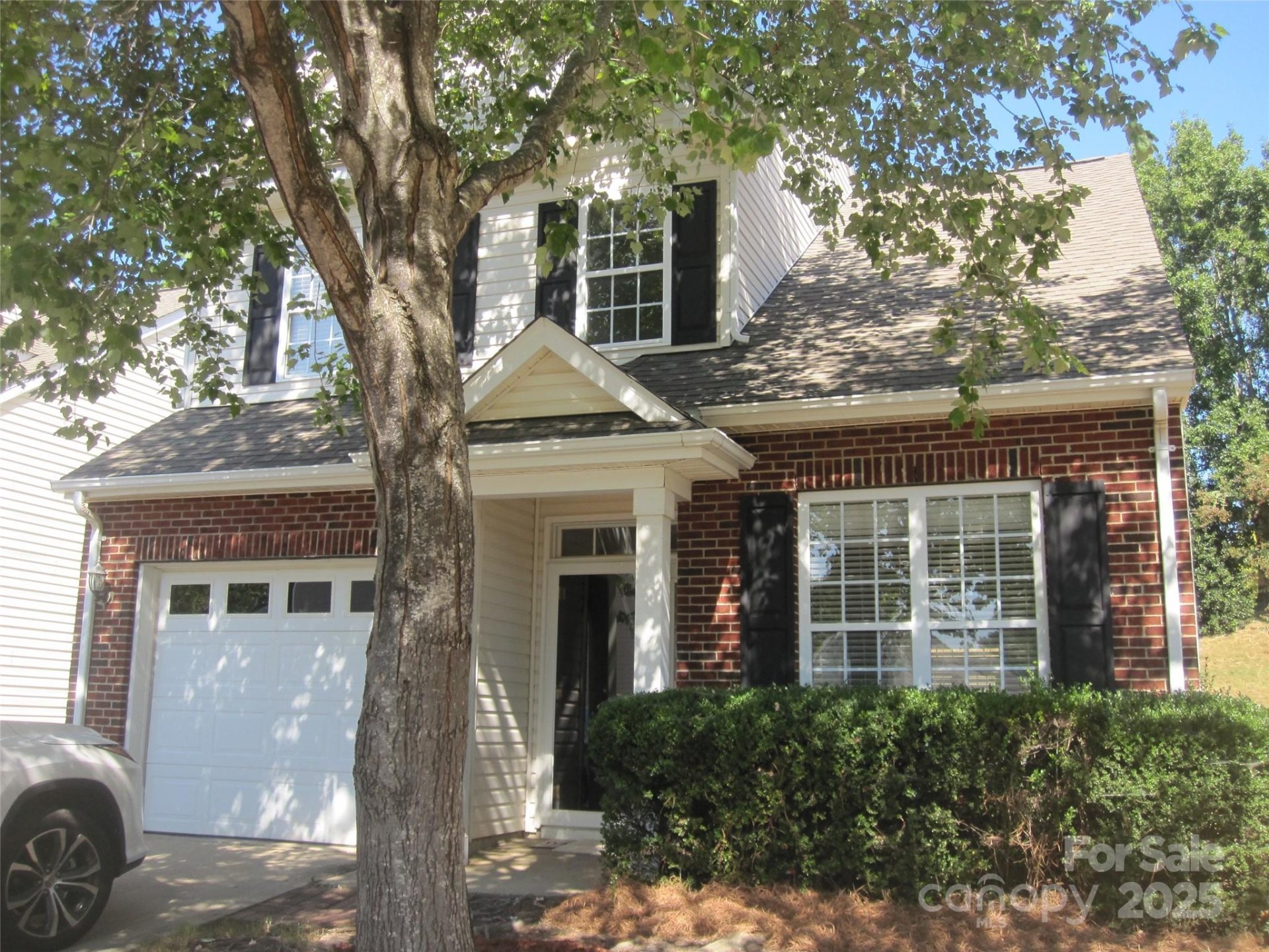 8909 Holland Park Lane