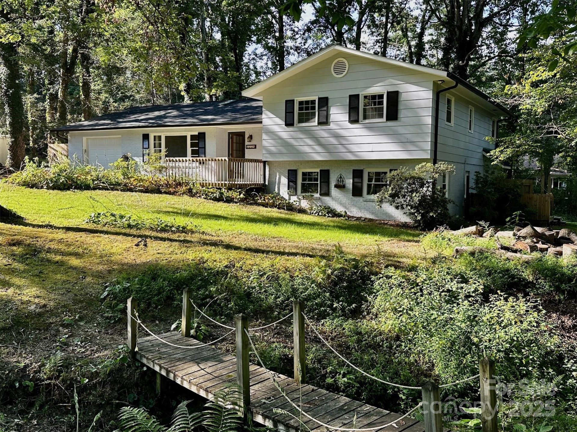 Stoney Mtn Estates, Hendersonville community