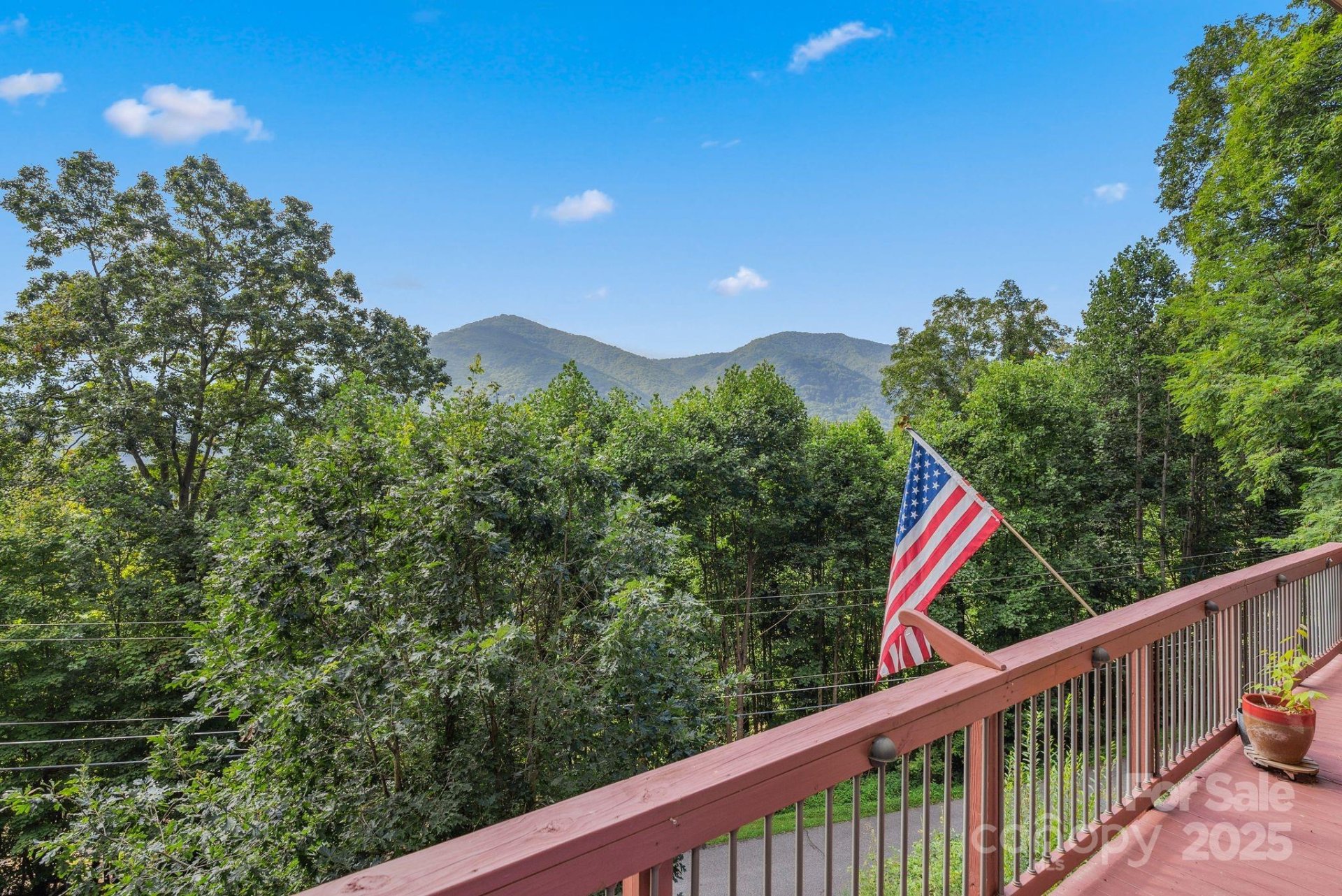 Property at 975 Country Club Drive, Maggie Valley, NC 28751