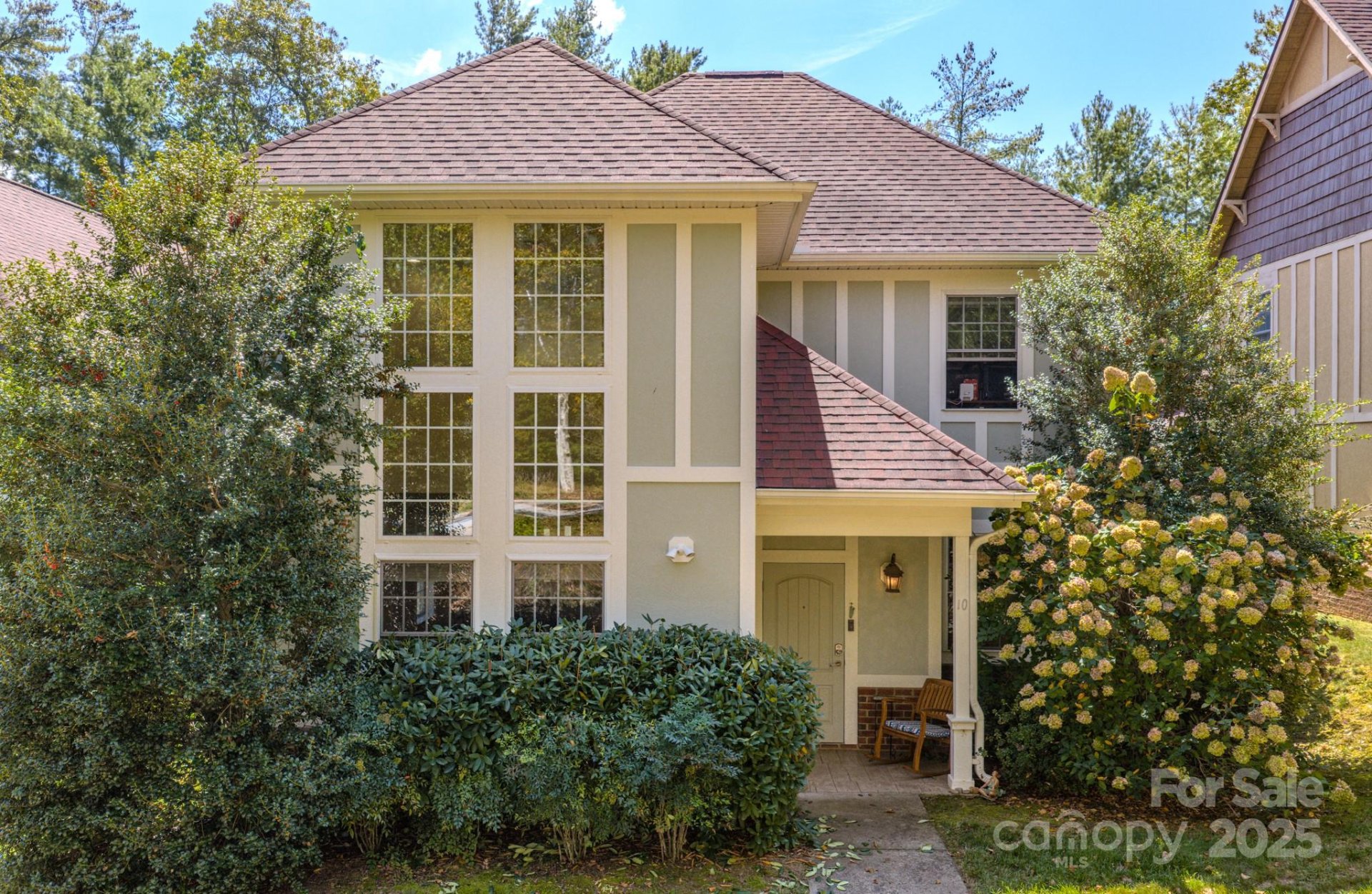 Property image 1 at 10 Trafalgar Circle, Asheville, NC 28805