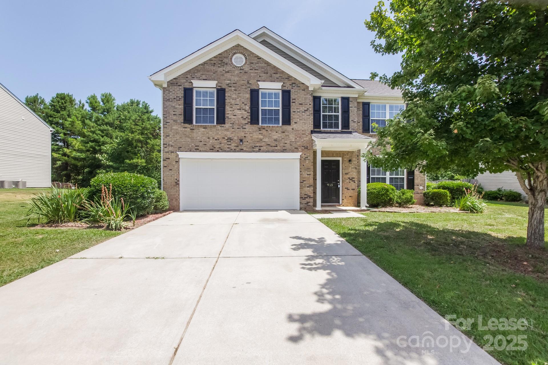 Property image 1 at 915 Sparrow Valley Way, Charlotte, NC 28214