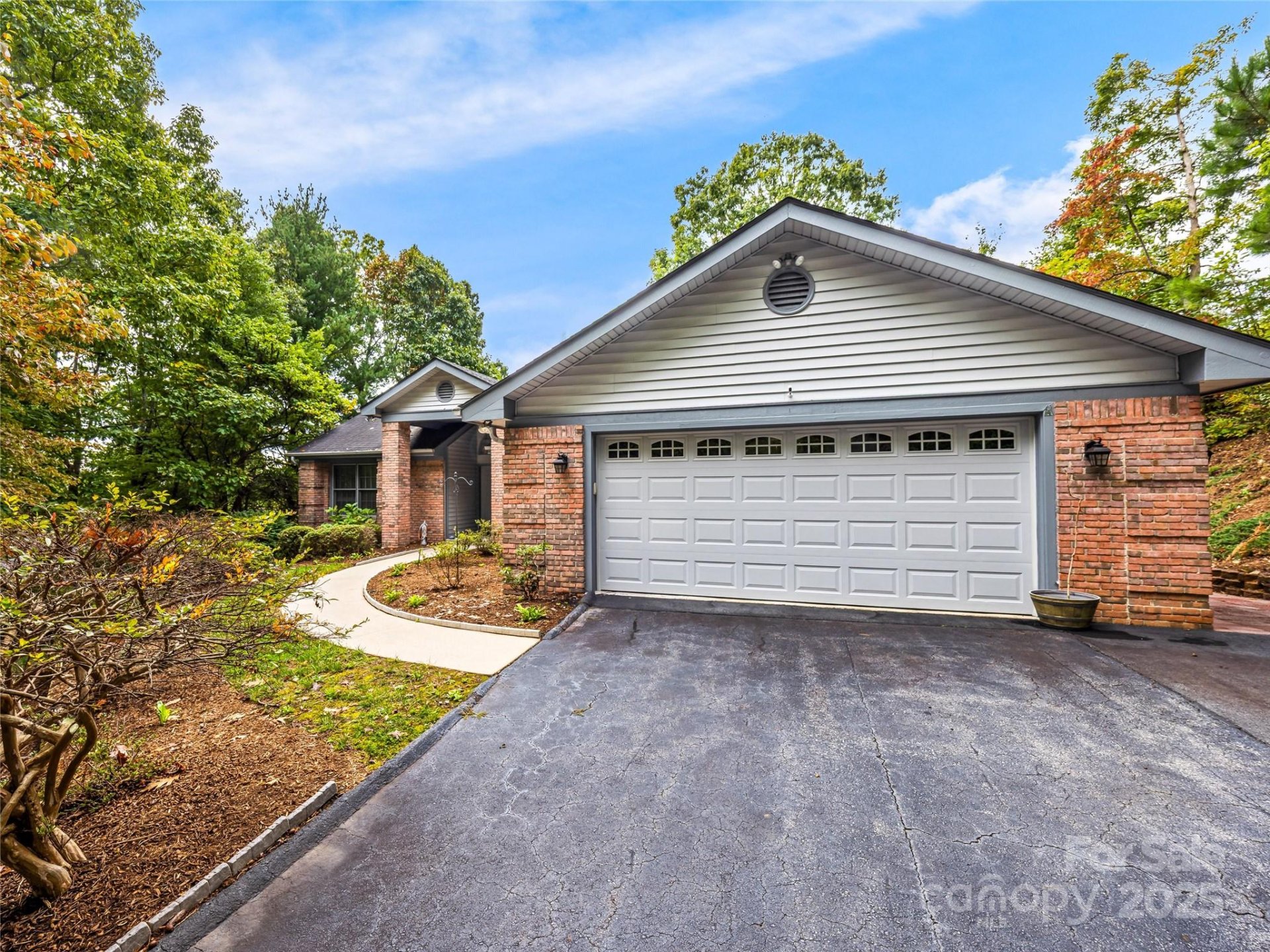 Property at 811 Sunlight Ridge, Hendersonville, NC 29792