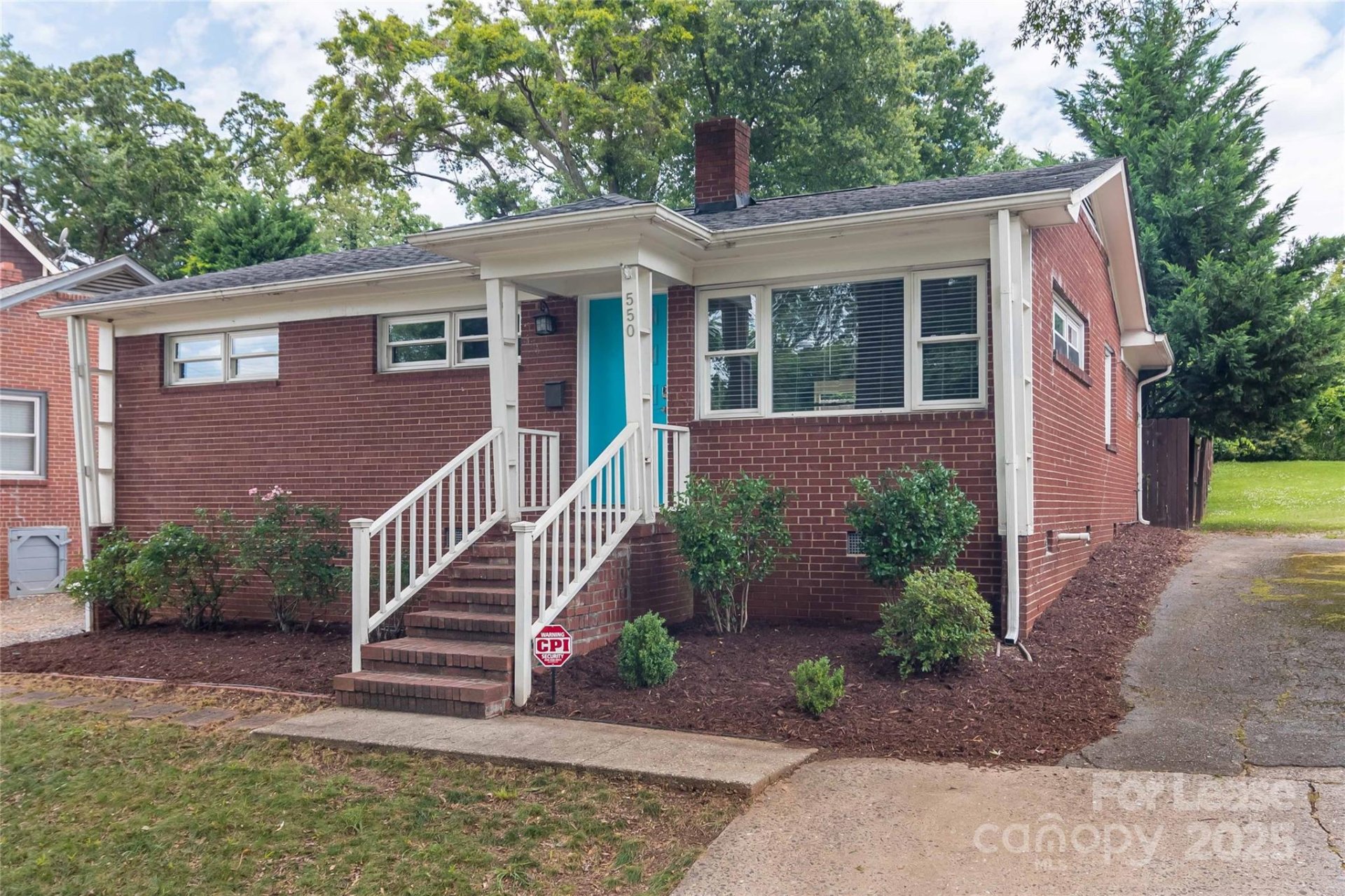Property at 550 W Kingston Avenue, Charlotte, NC 28203