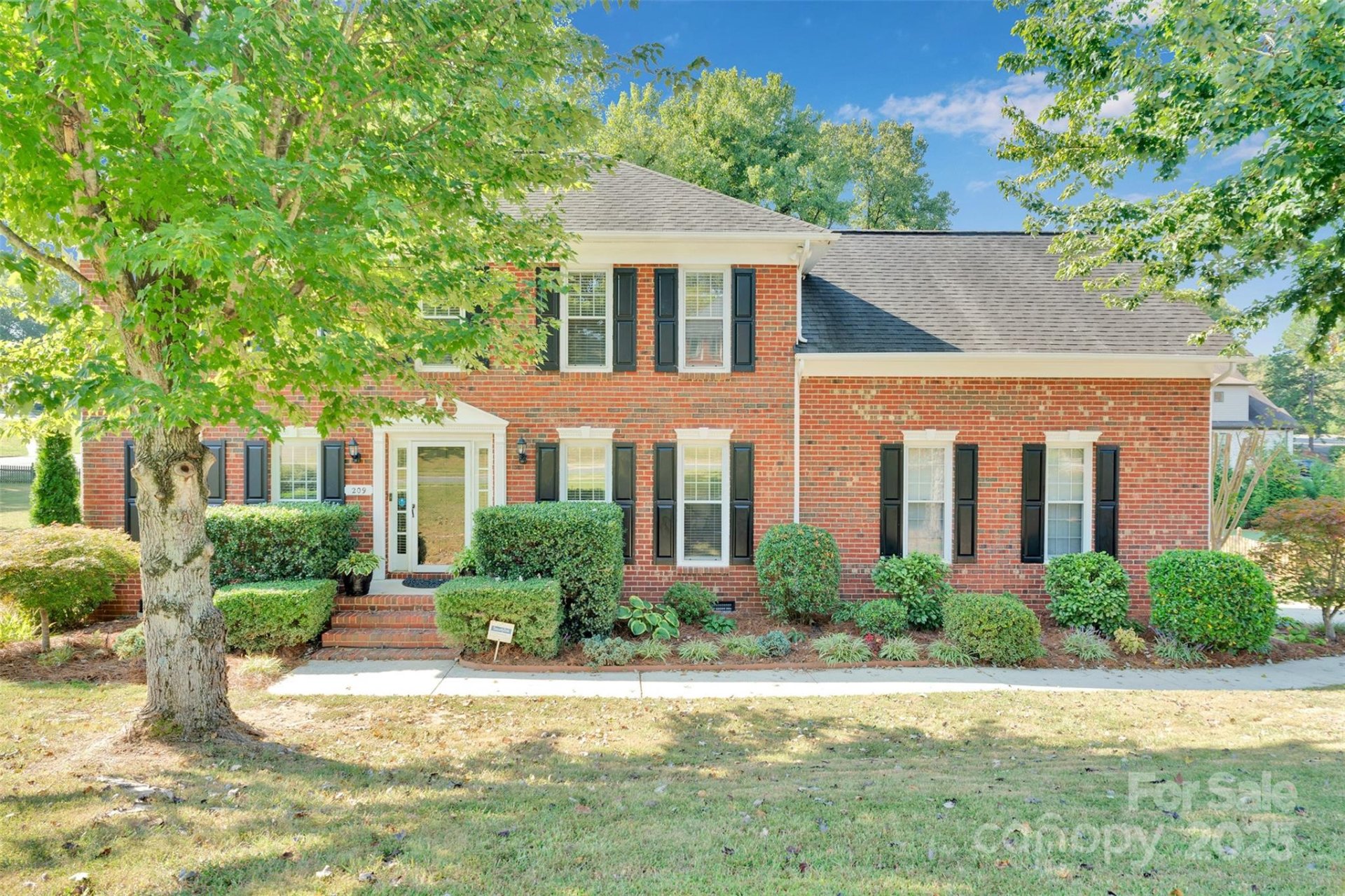Property at 209 Whitefriars Lane, Matthews, NC 28105