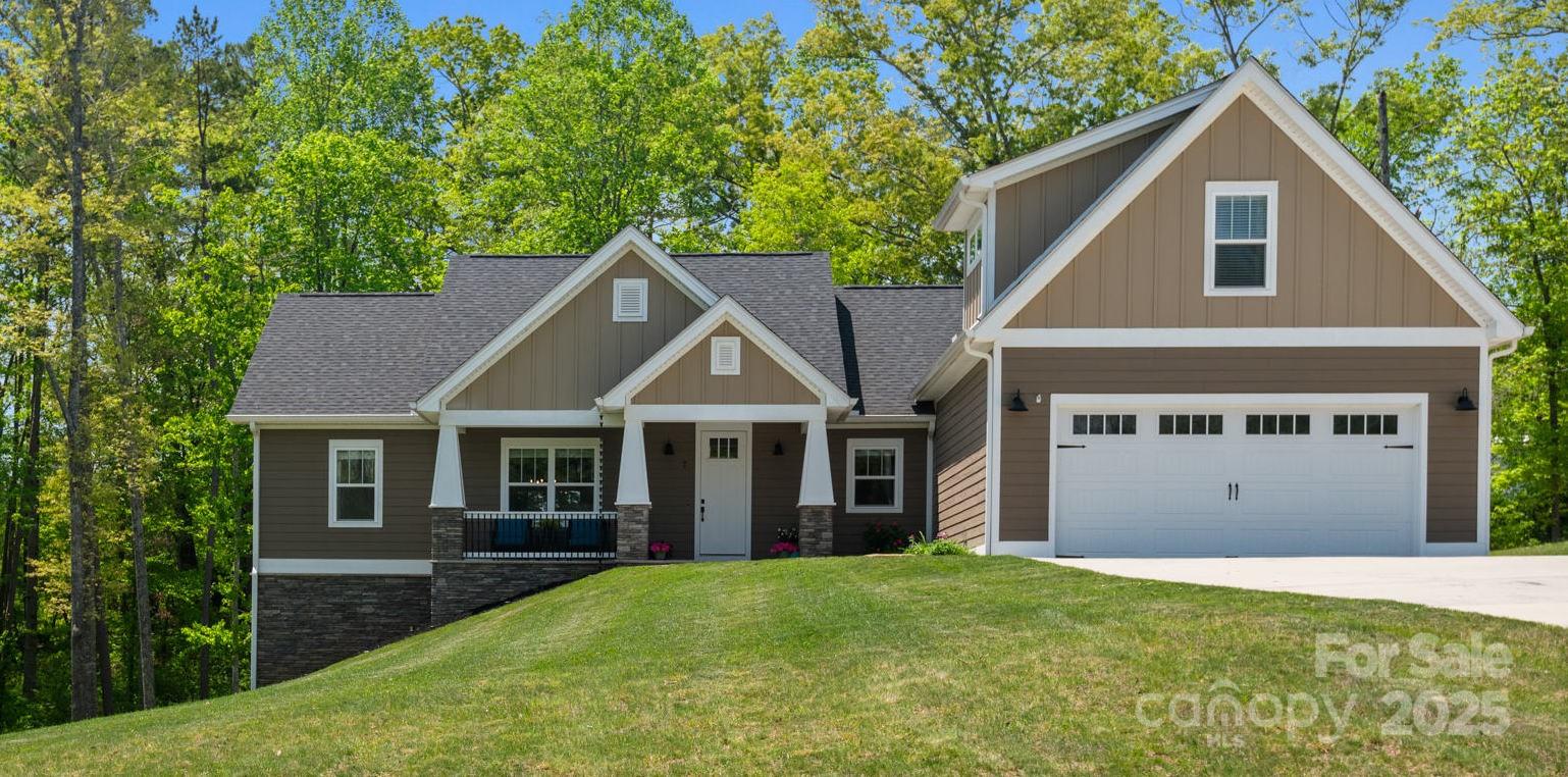 Property at 7 Grizzly Drive, Leicester, NC 28748