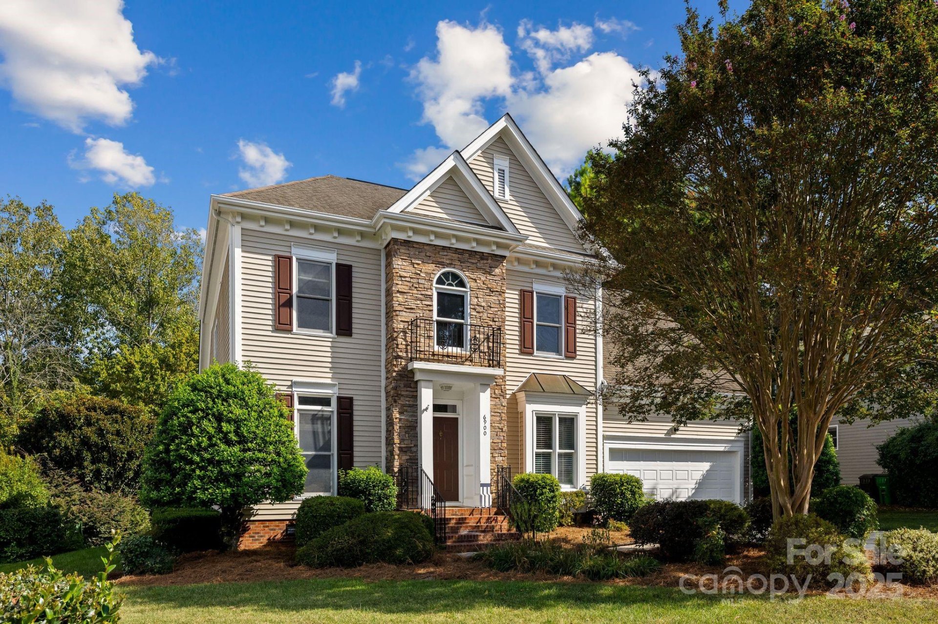 6900 Red Maple Drive