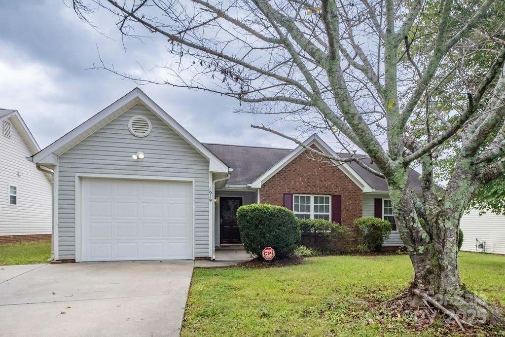 Property at 1919 Dietrich Lane, Charlotte, NC 28262