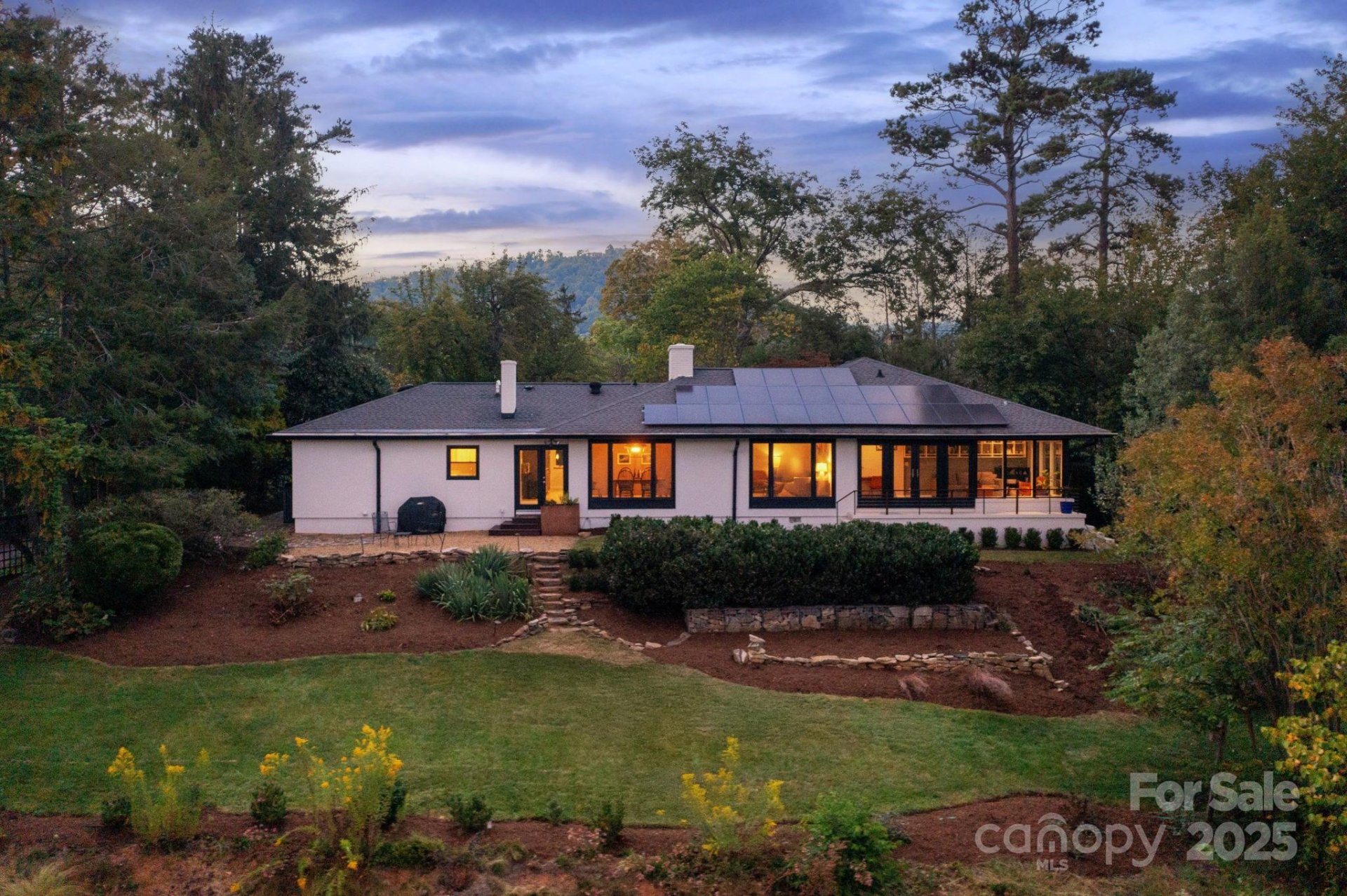 Property image 1 at 8 W Kensington Road, Asheville, NC 28804