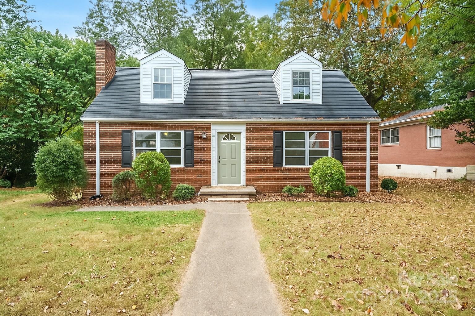 Property image 1 at 1261 Elizabeth Avenue, Statesville, NC 28677