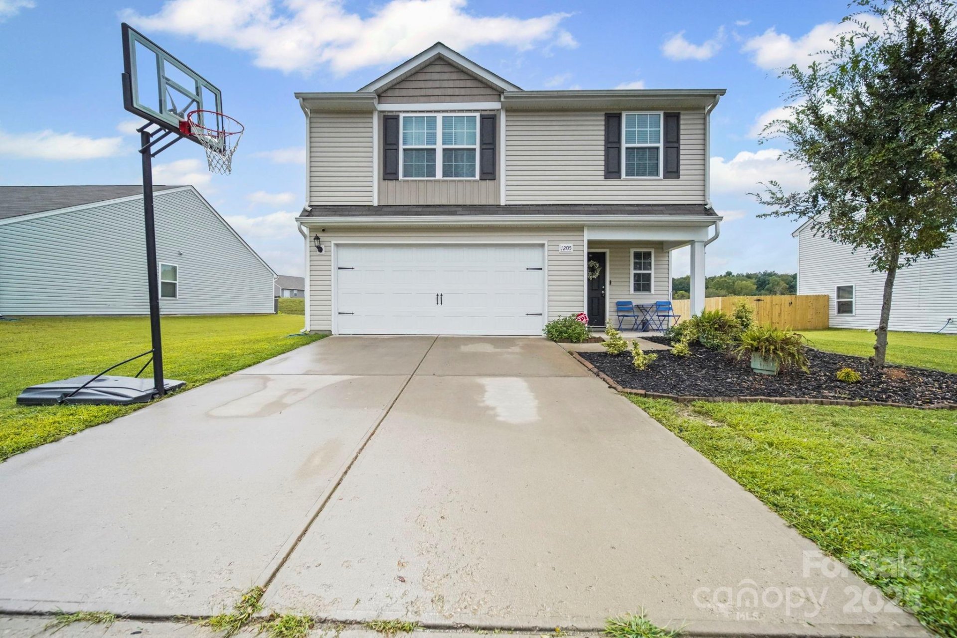 1205 Standing Oak Drive